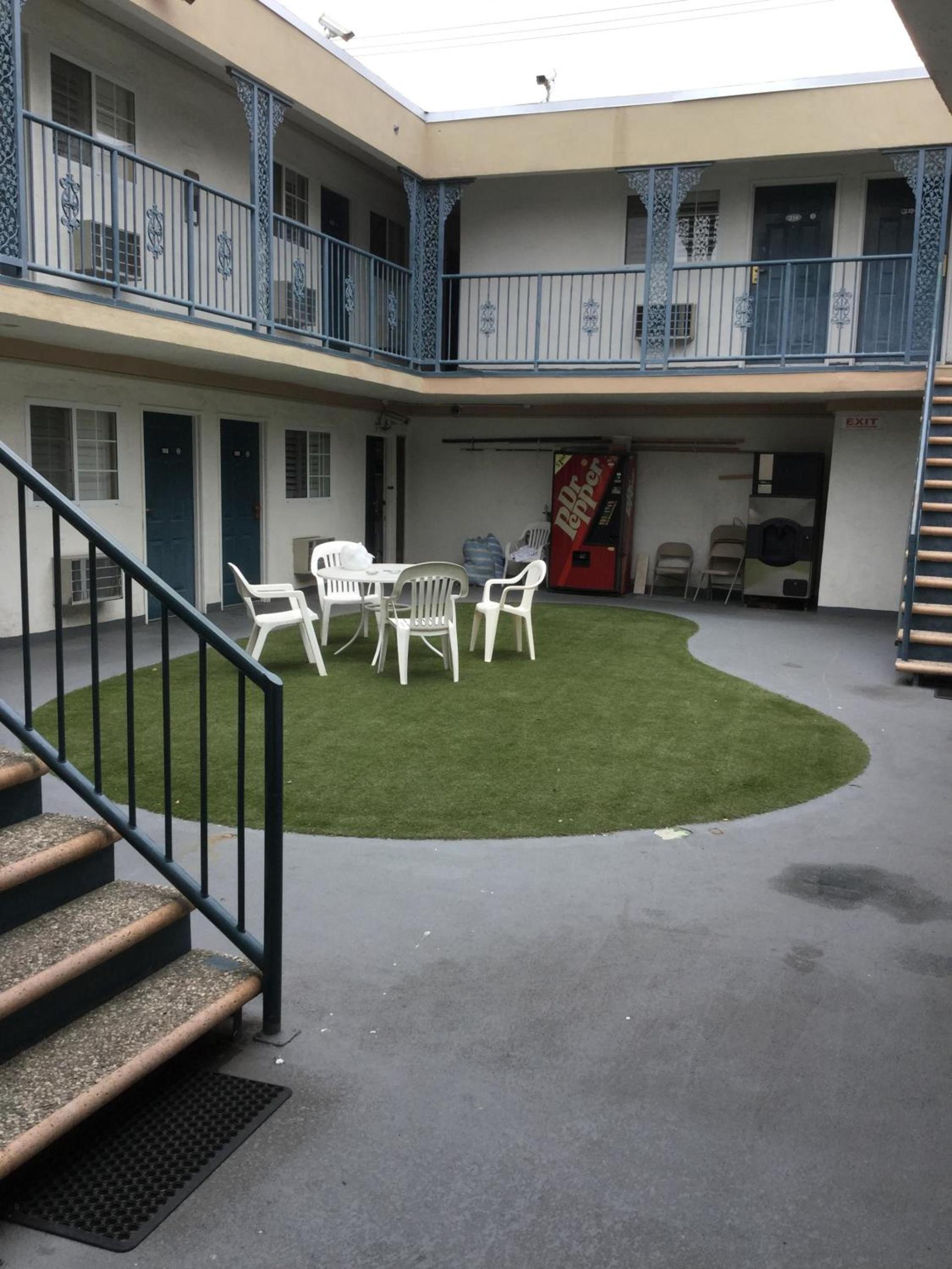 Beverly Inn photo 20