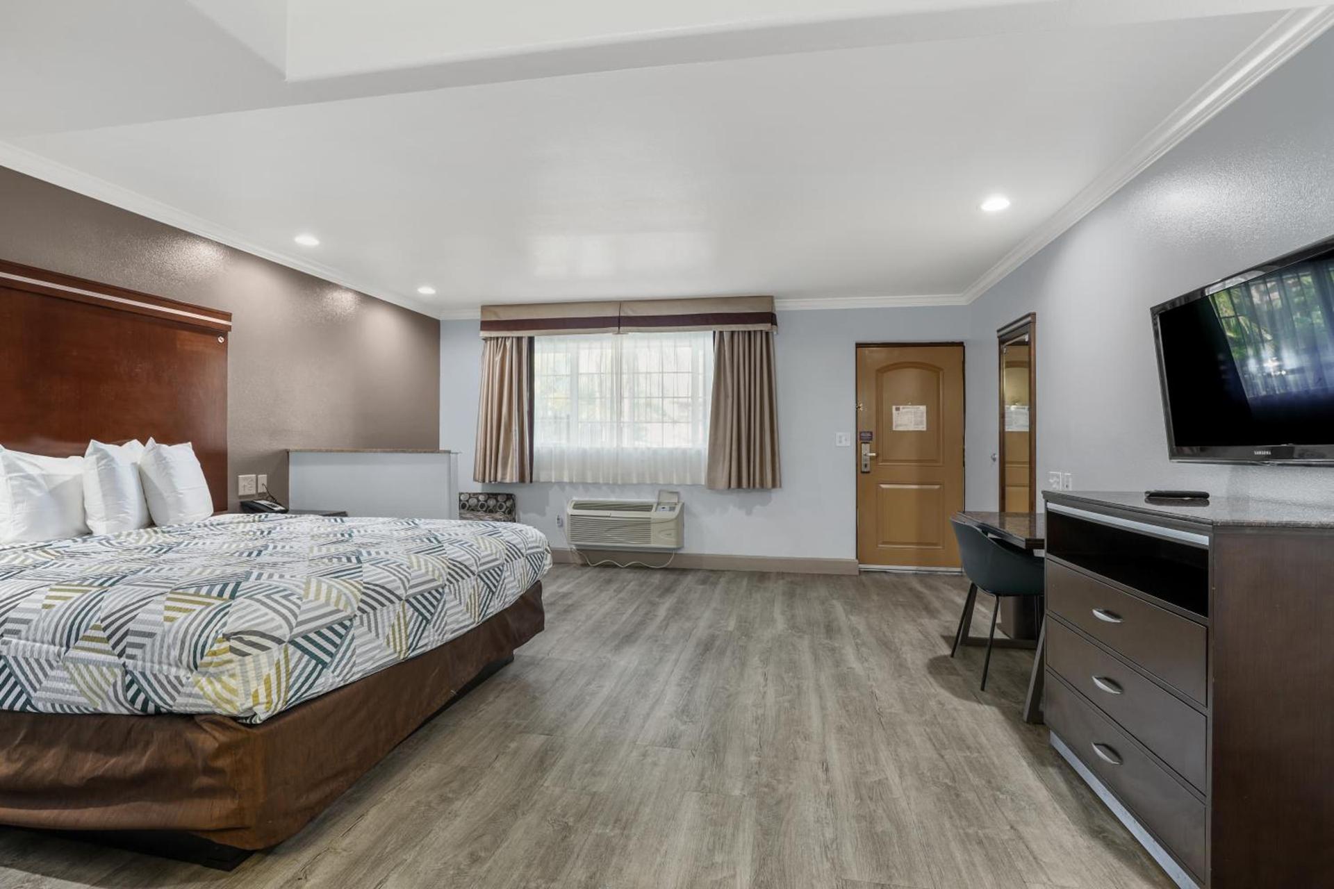 Motel 6 Carlsbad, Ca- North photo 25