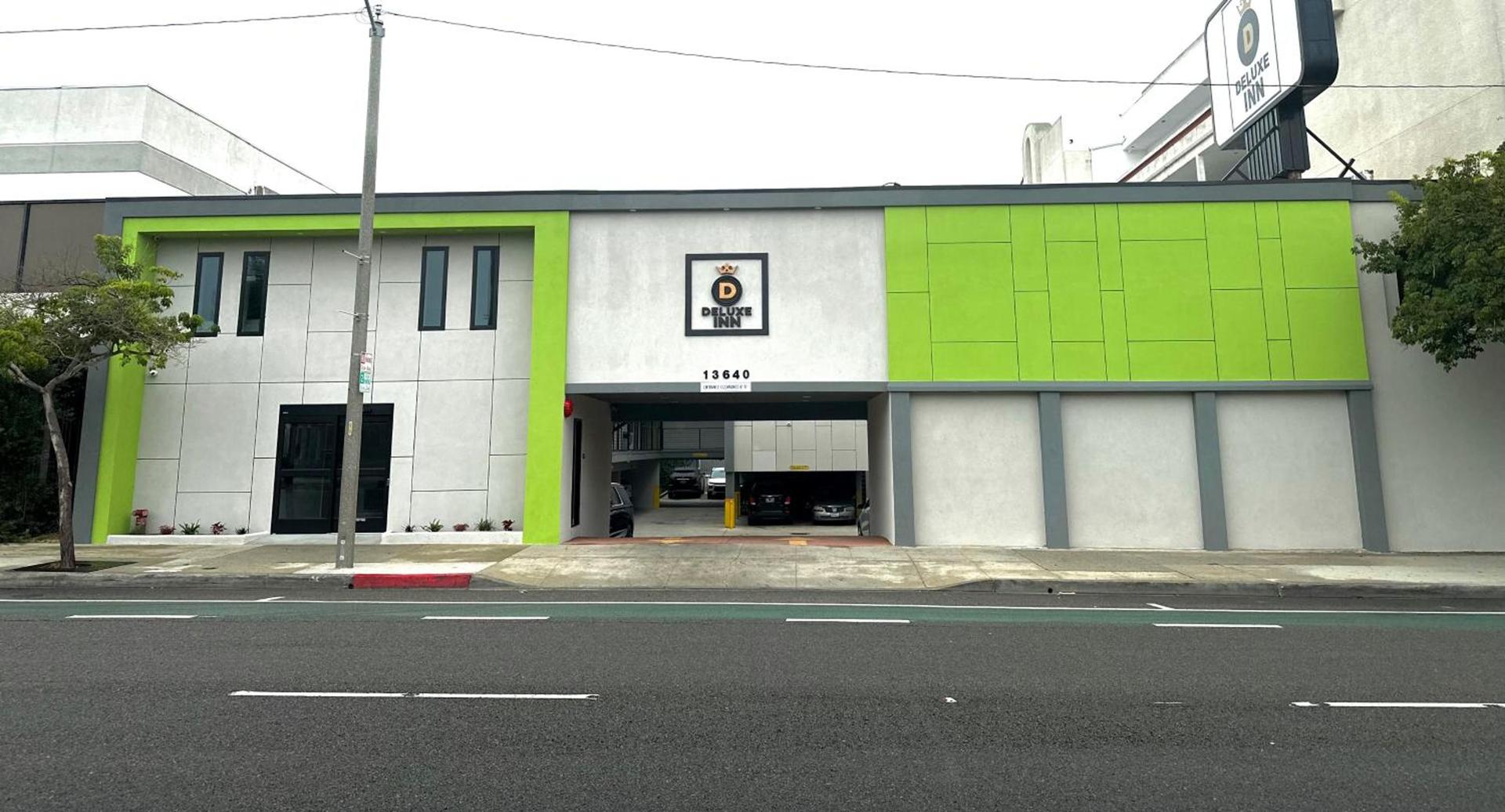Deluxe Inn Hawthorne/ LAX photo 2