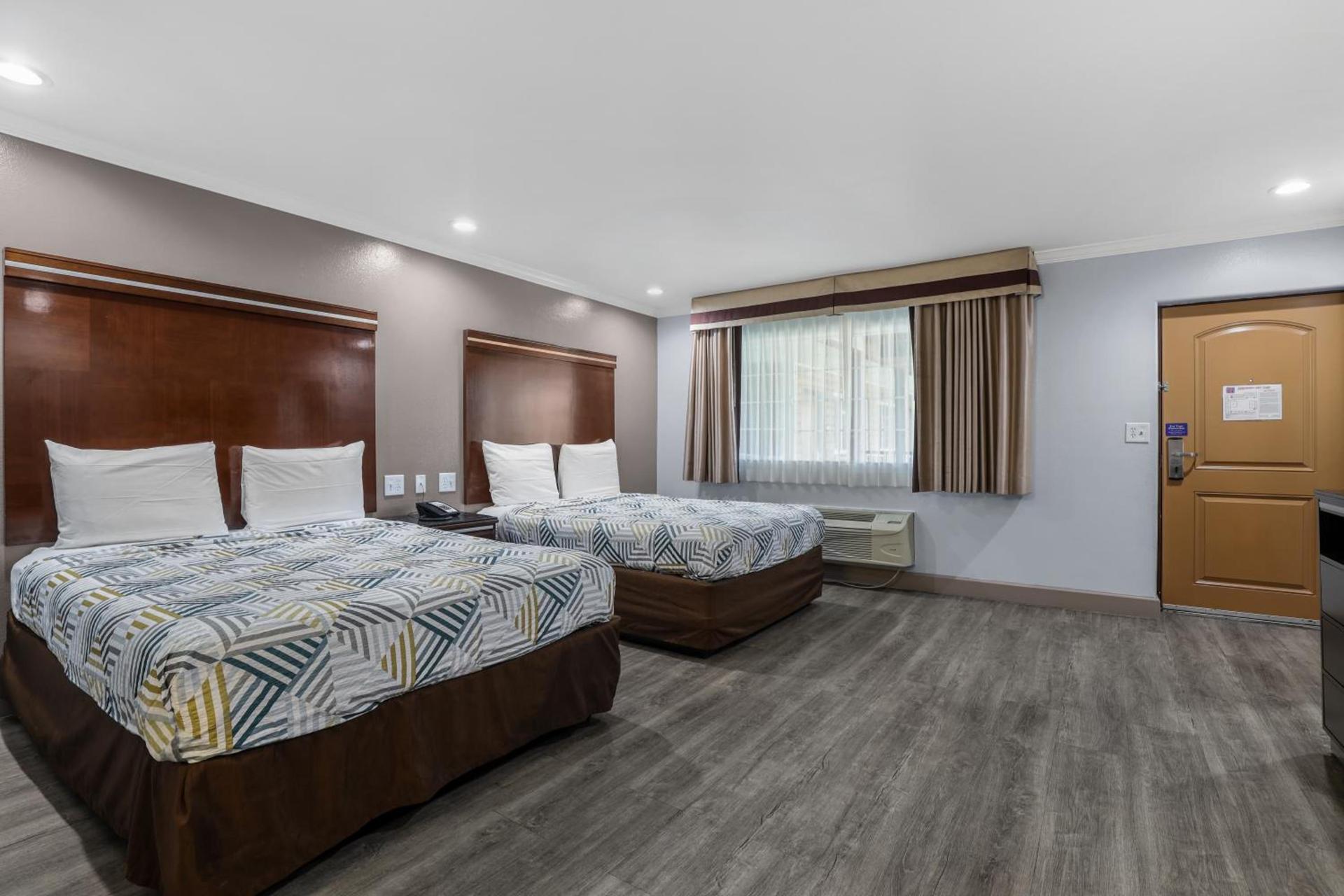 Motel 6 Carlsbad, Ca- North photo 38