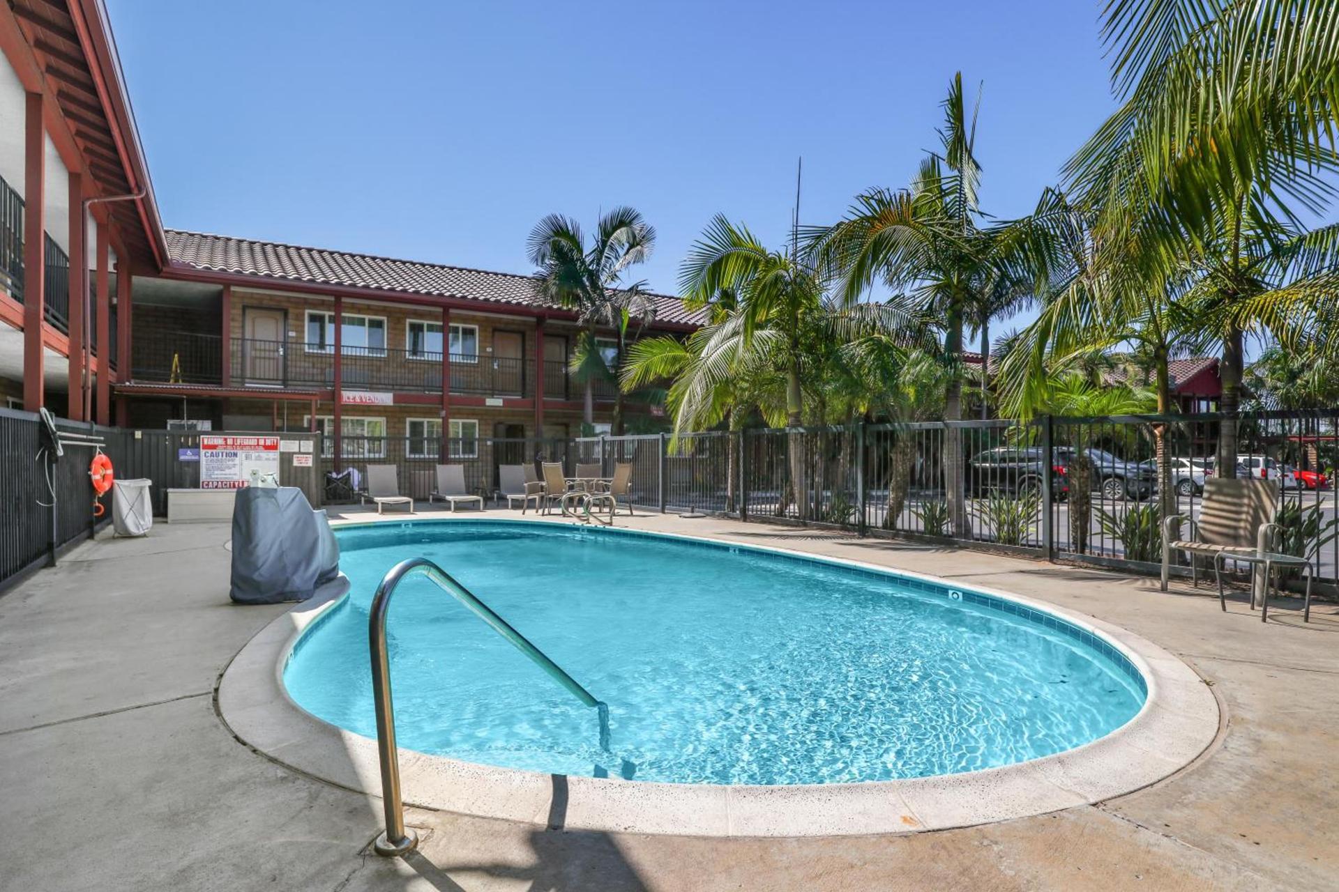 Motel 6 Carlsbad, Ca- North photo 54