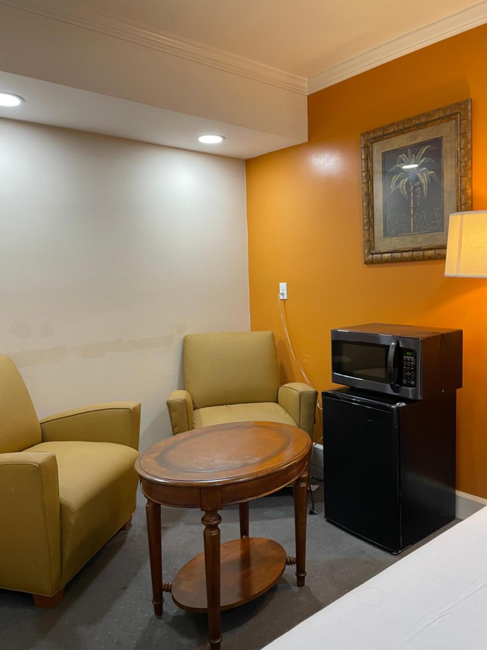 Howard Johnson by Wyndham Ridgecrest, CA photo 43