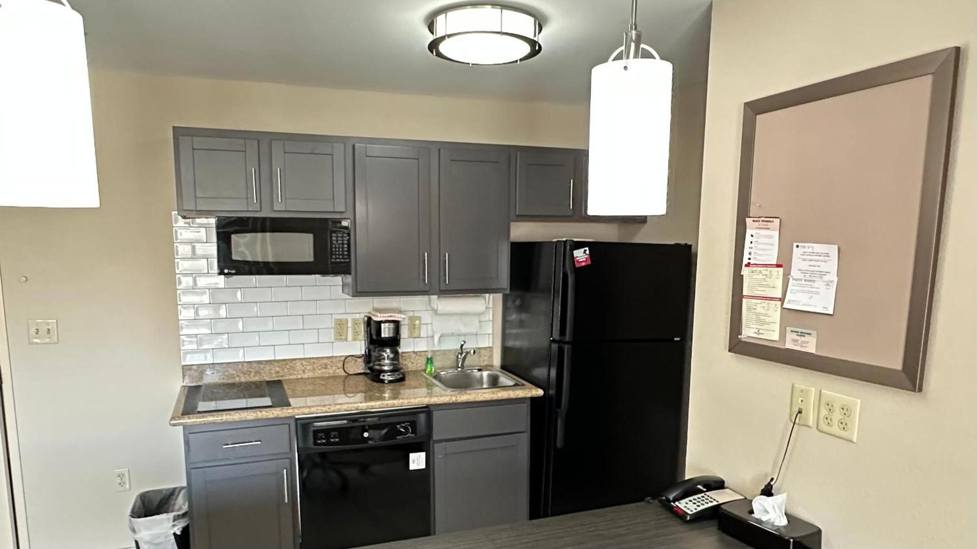 Candlewood Suites South Bend Airport by IHG photo 21
