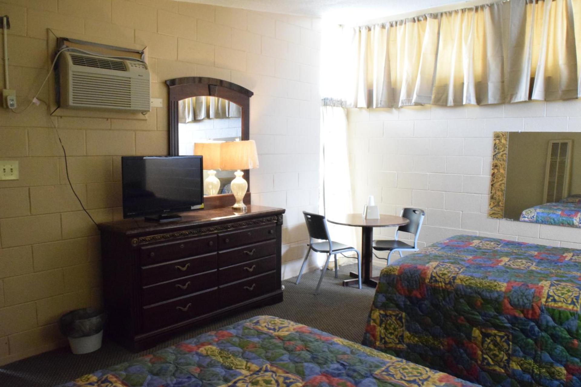 Imperial Motel photo 14