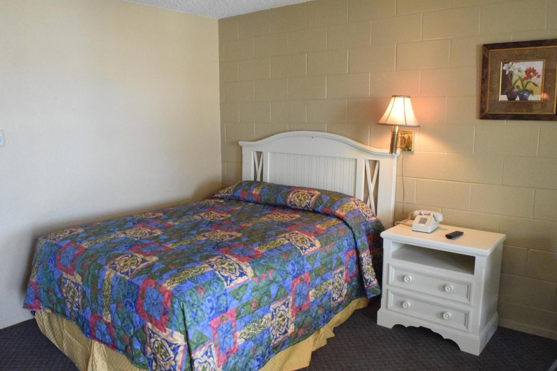 Imperial Motel photo 11