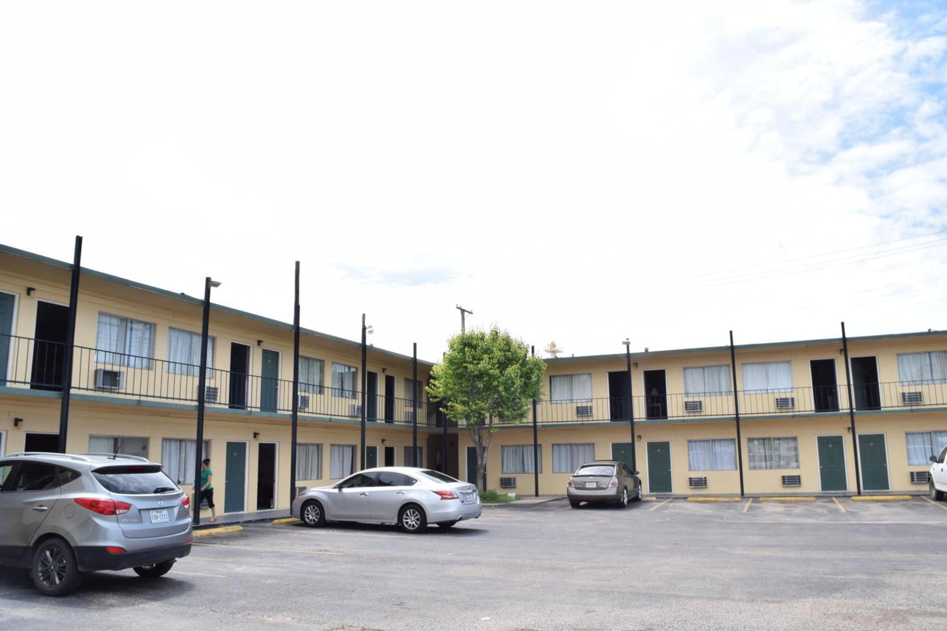 Imperial Motel photo 5
