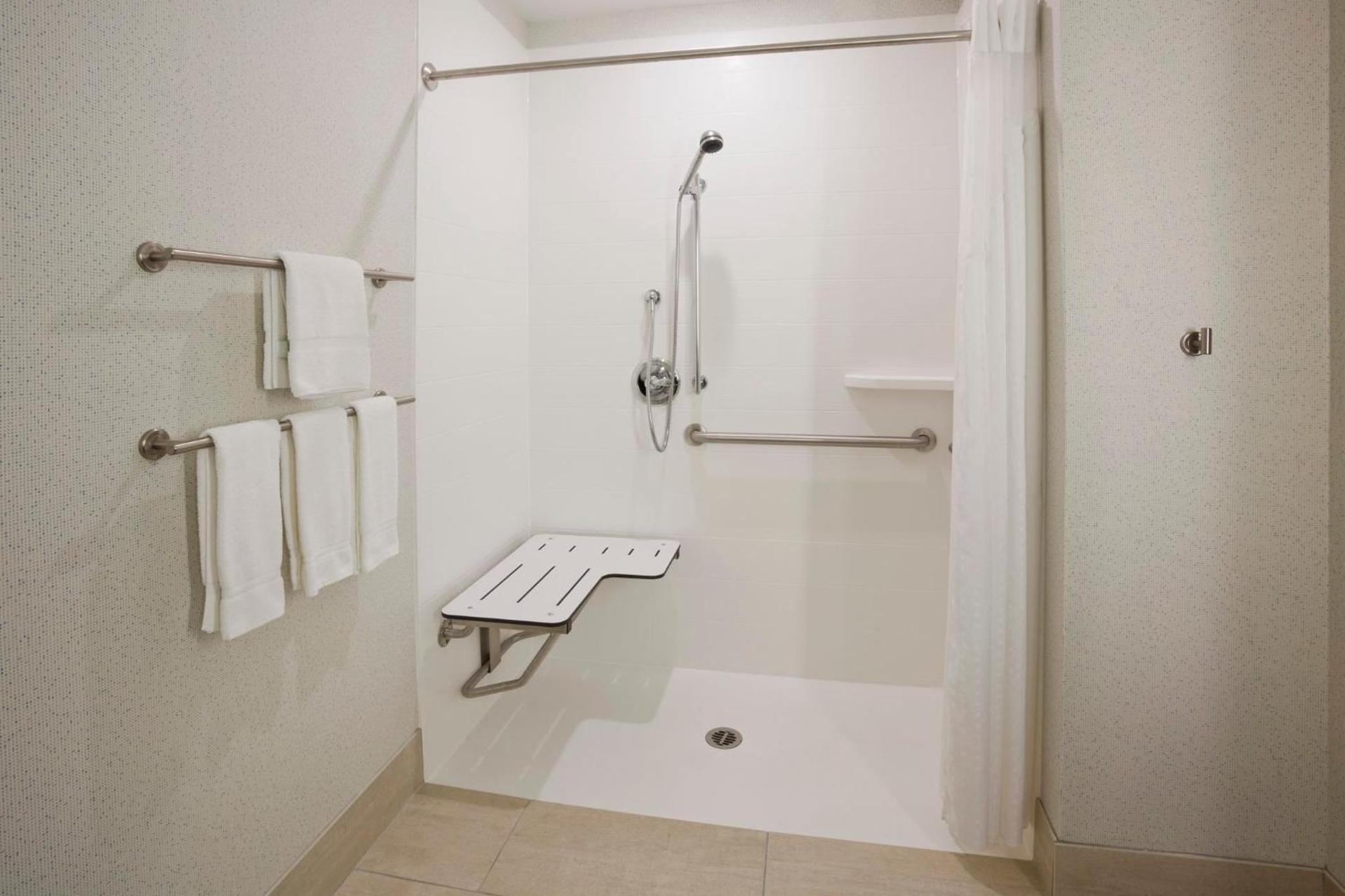 Holiday Inn Express & Suites Minneapolis - West End by IHG photo 34