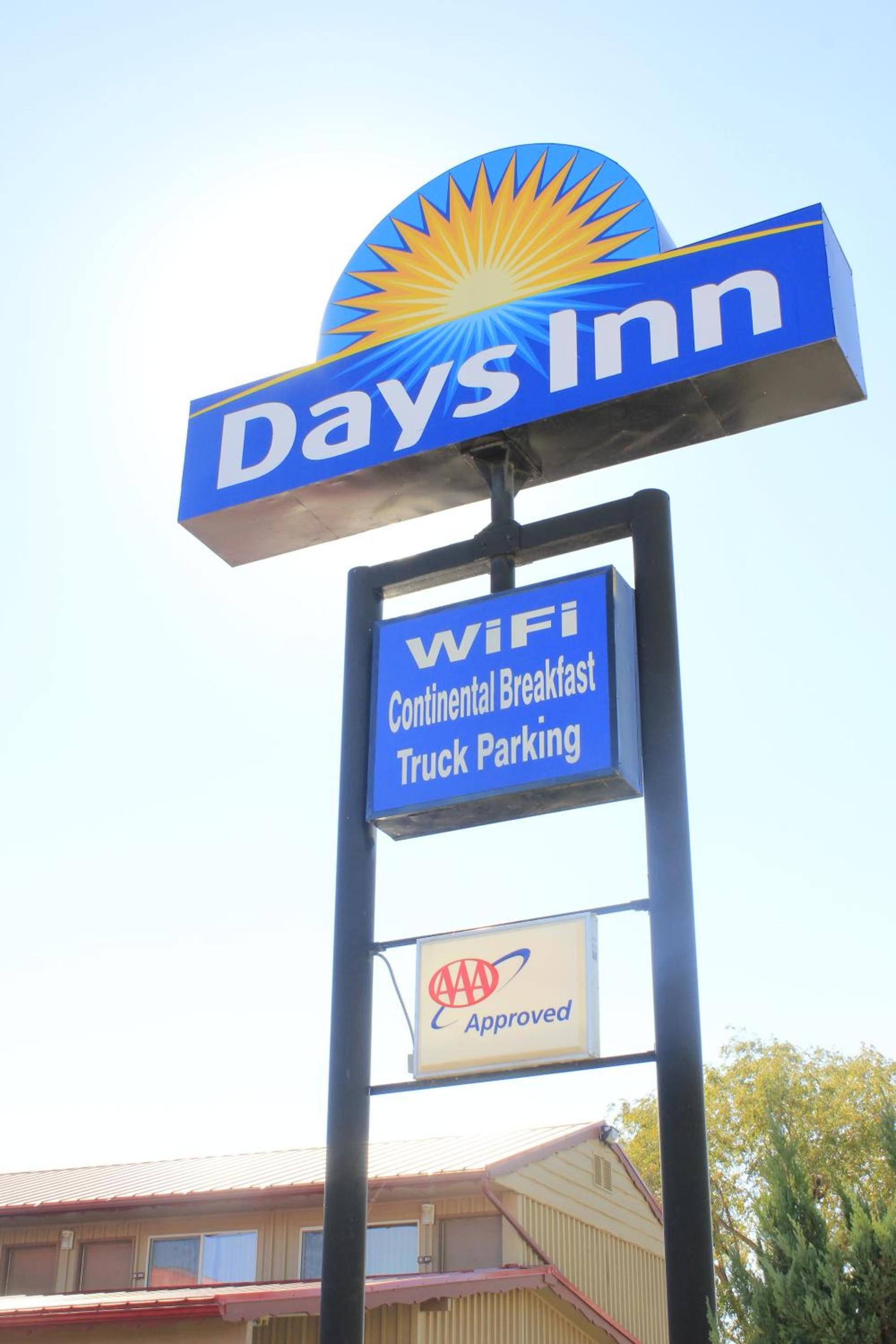 Days Inn by Wyndham Elko photo 17