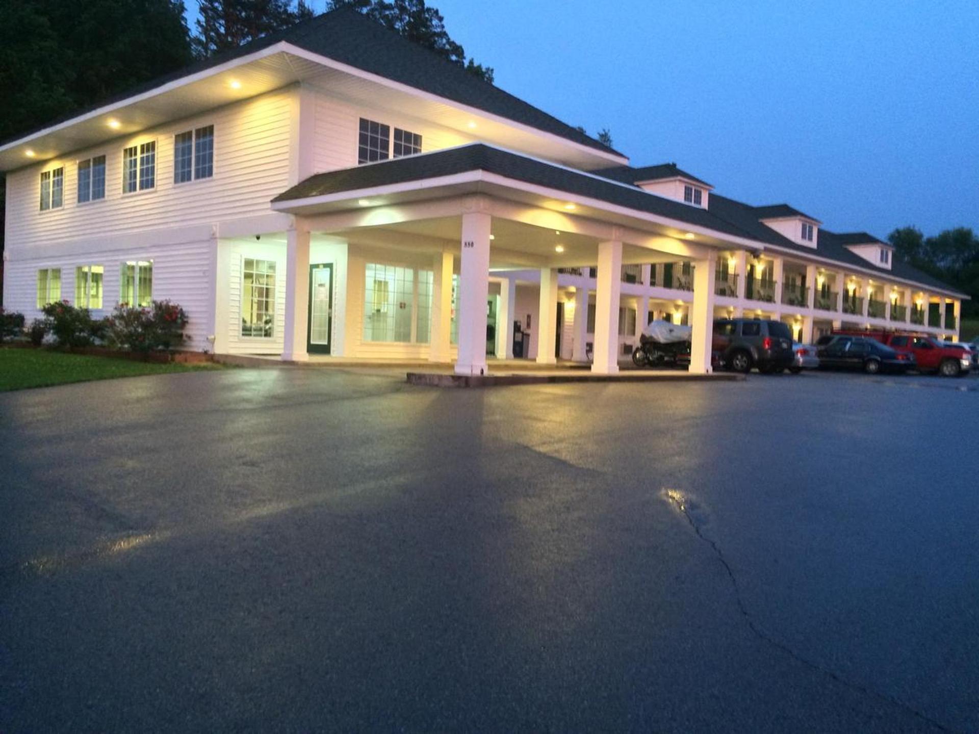 Hurricane Inn photo 15