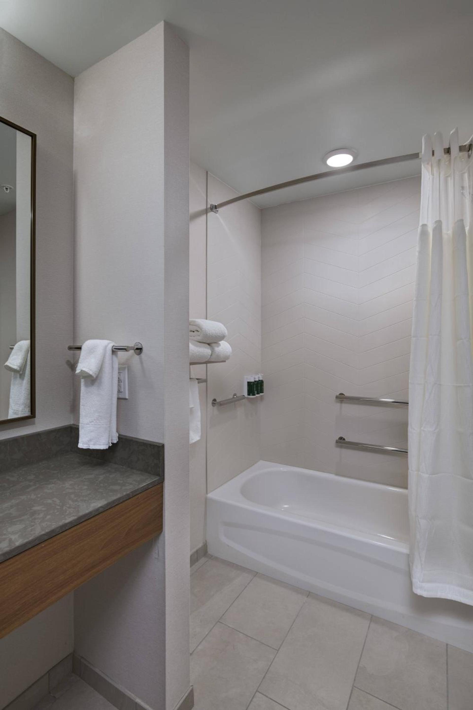Fairfield Inn and Suites by Marriott St Louis Downtown photo 12