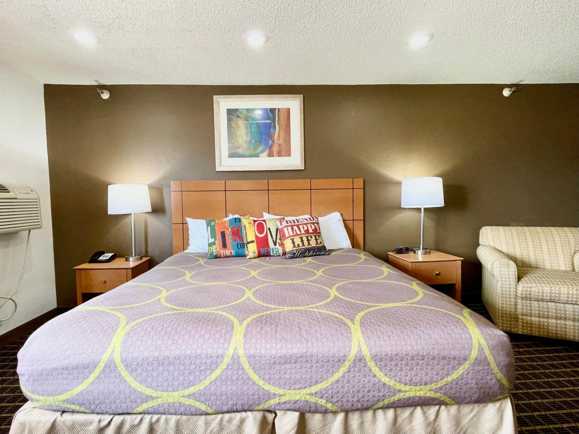 Econo Lodge Quincy photo 11