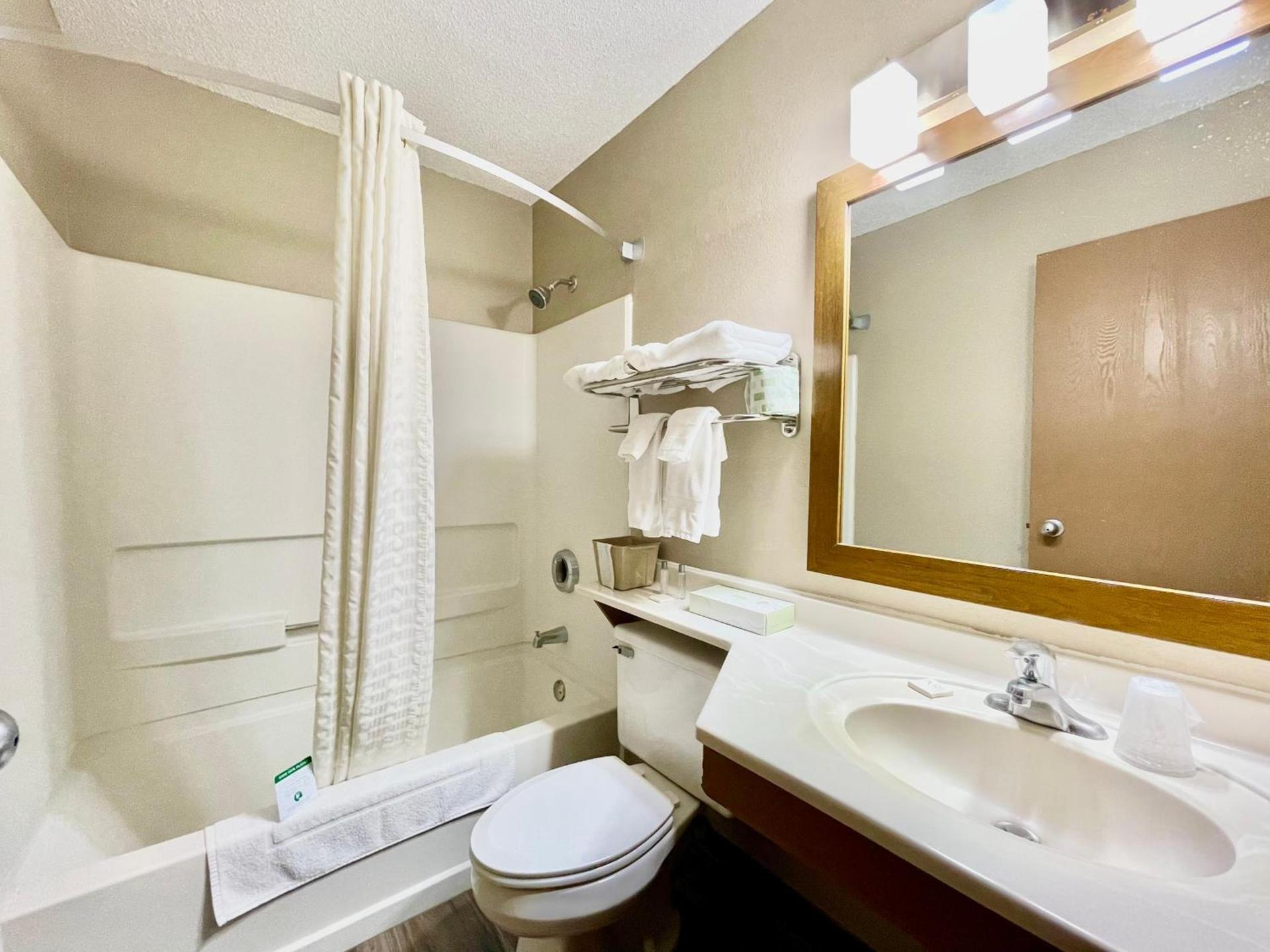 Econo Lodge Quincy photo 6