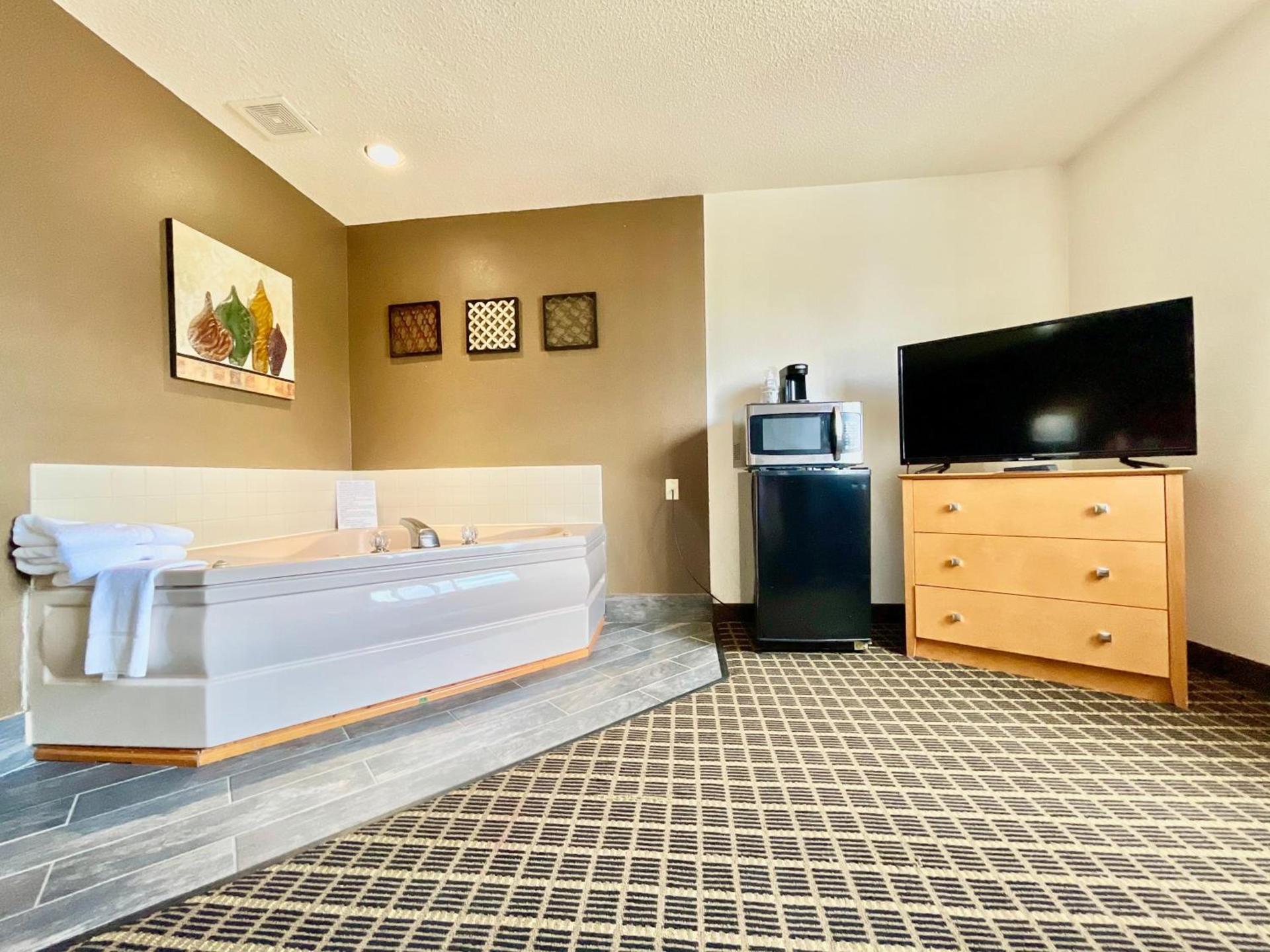 Econo Lodge Quincy photo 8