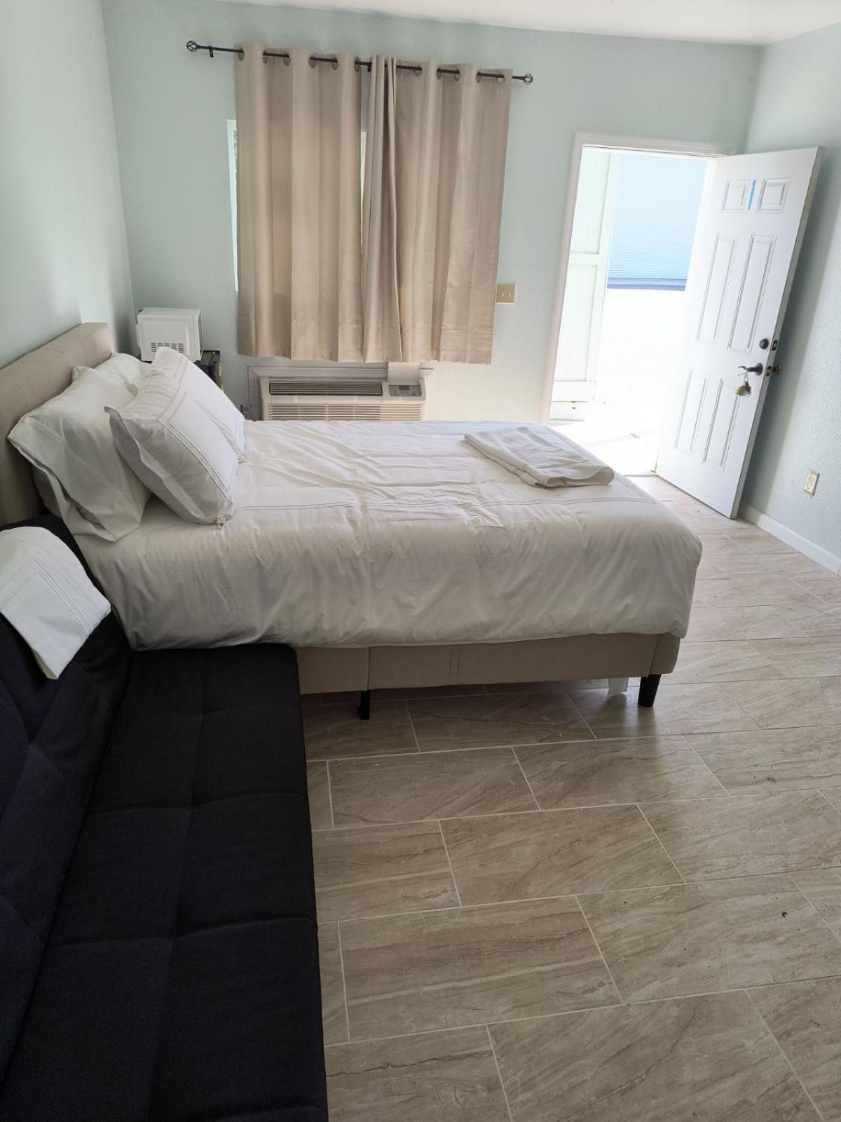 Islander Motel photo 8