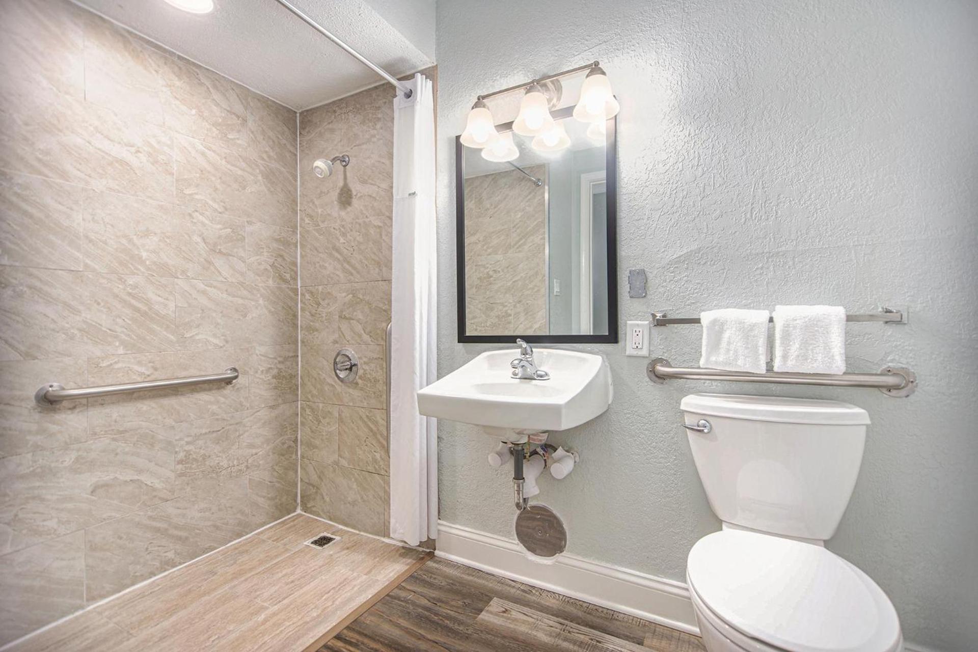 Baymont by Wyndham Grand Haven photo 29