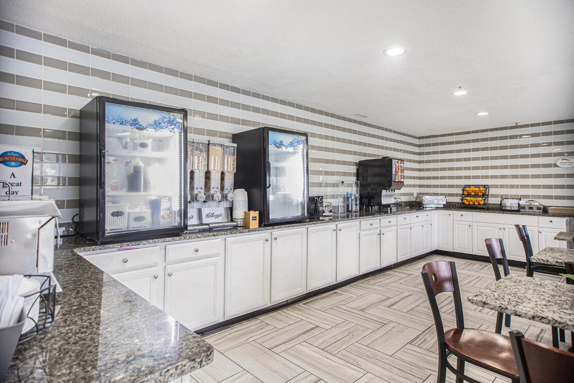 Baymont by Wyndham Grand Haven photo 18