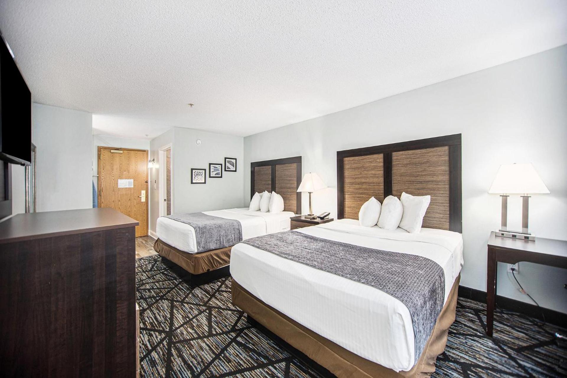 Baymont by Wyndham Grand Haven photo 40