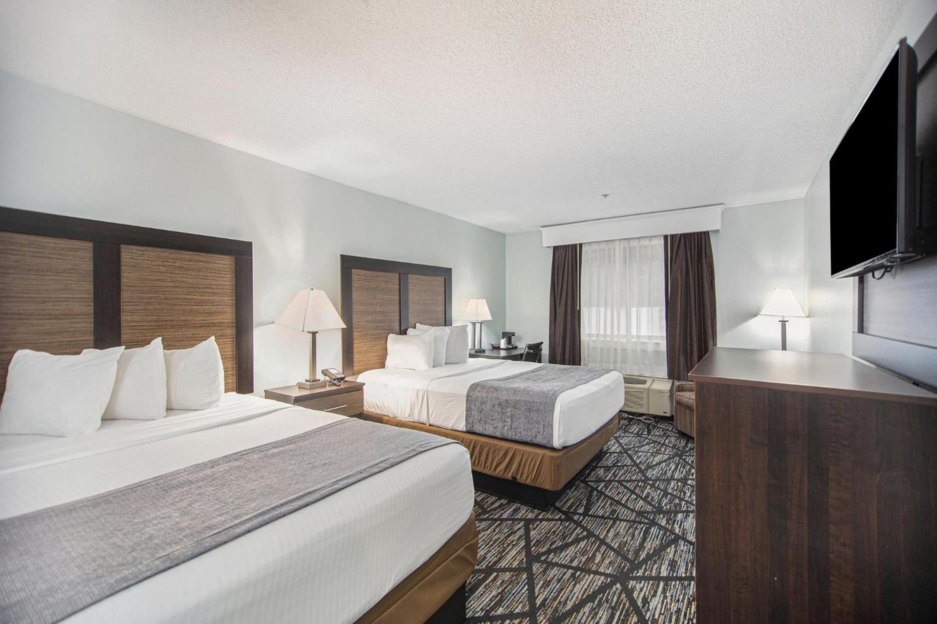 Baymont by Wyndham Grand Haven photo 38