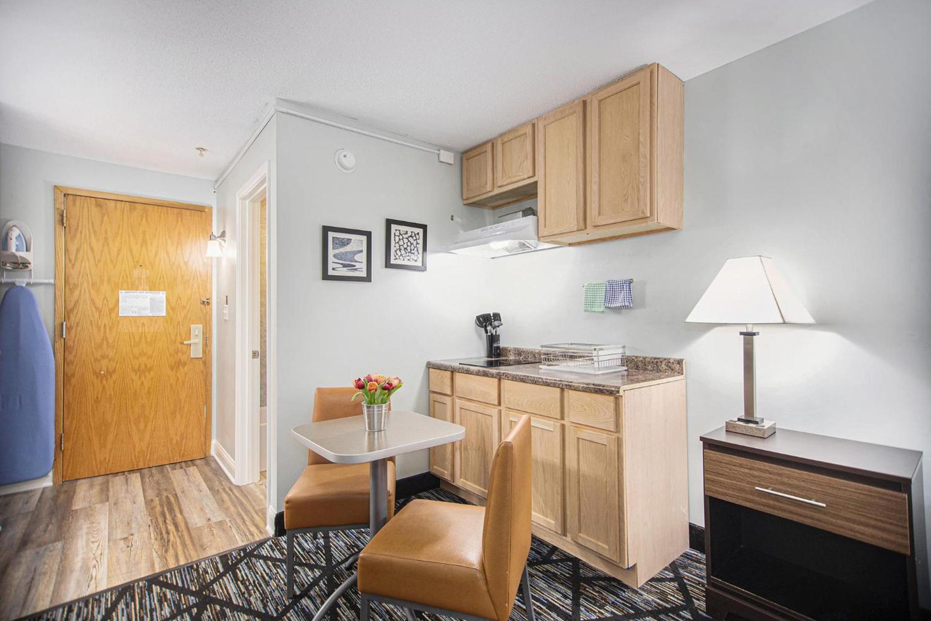 Baymont by Wyndham Grand Haven photo 58
