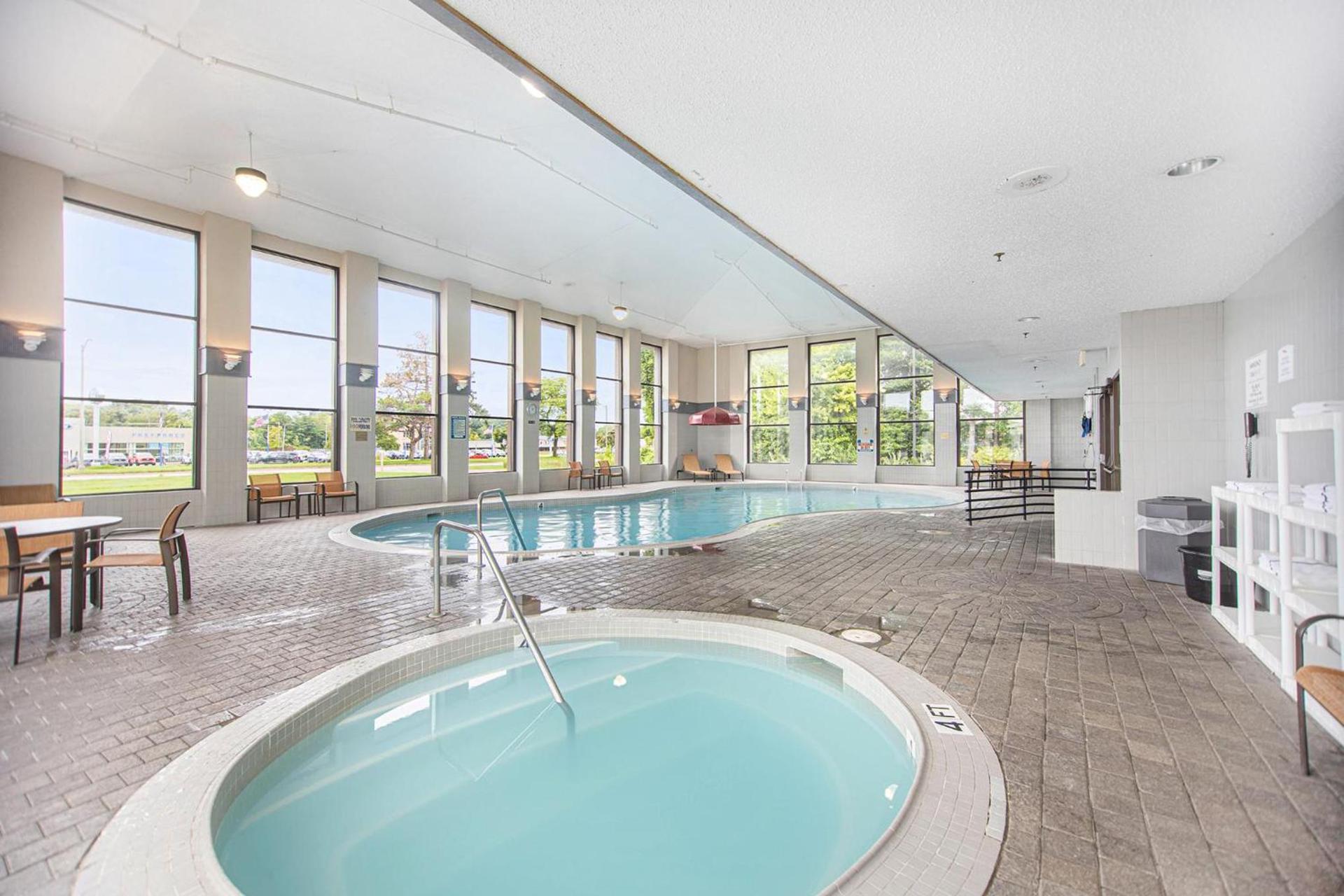 Baymont by Wyndham Grand Haven photo 2