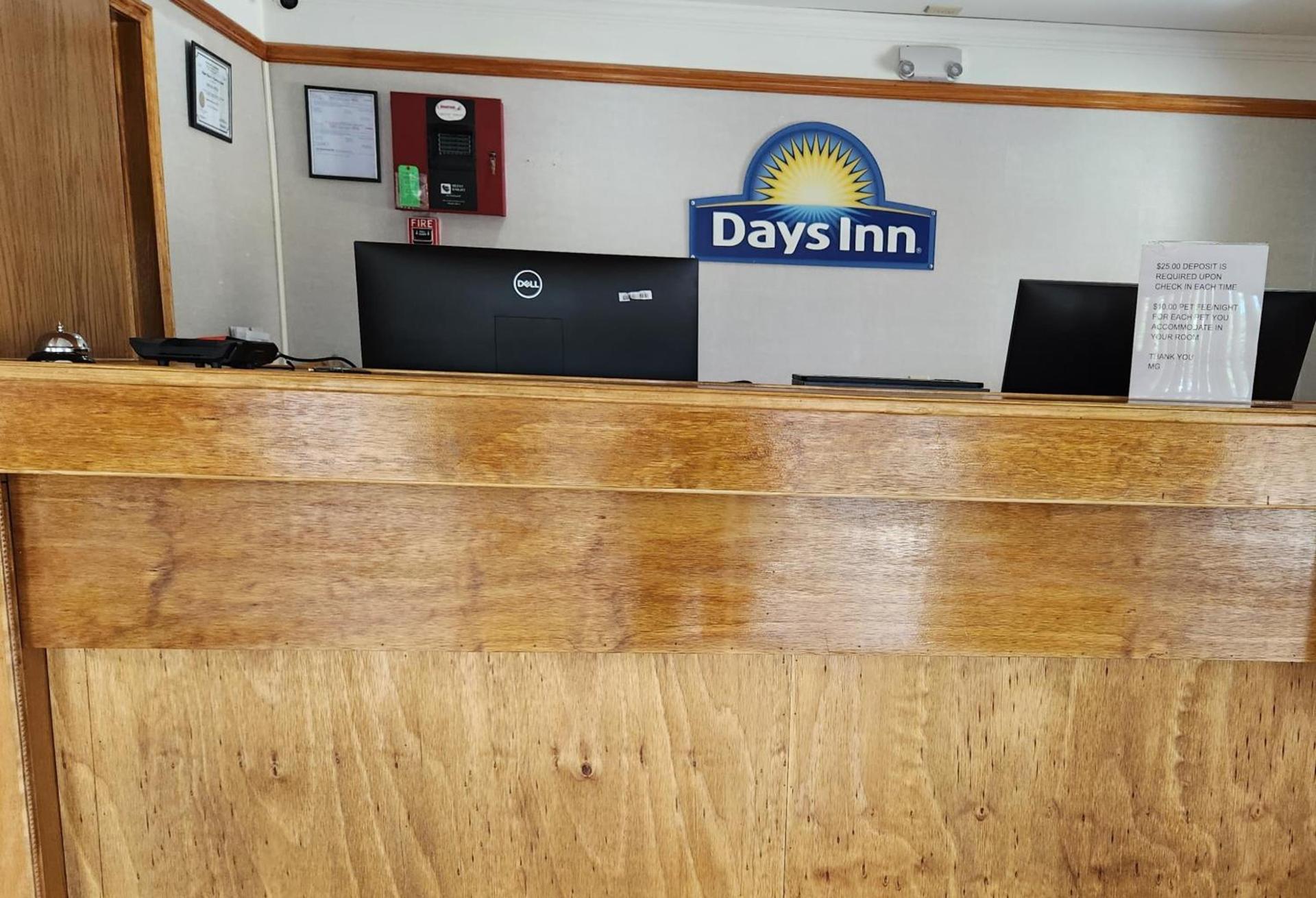 Days Inn by Wyndham Slidell photo 9