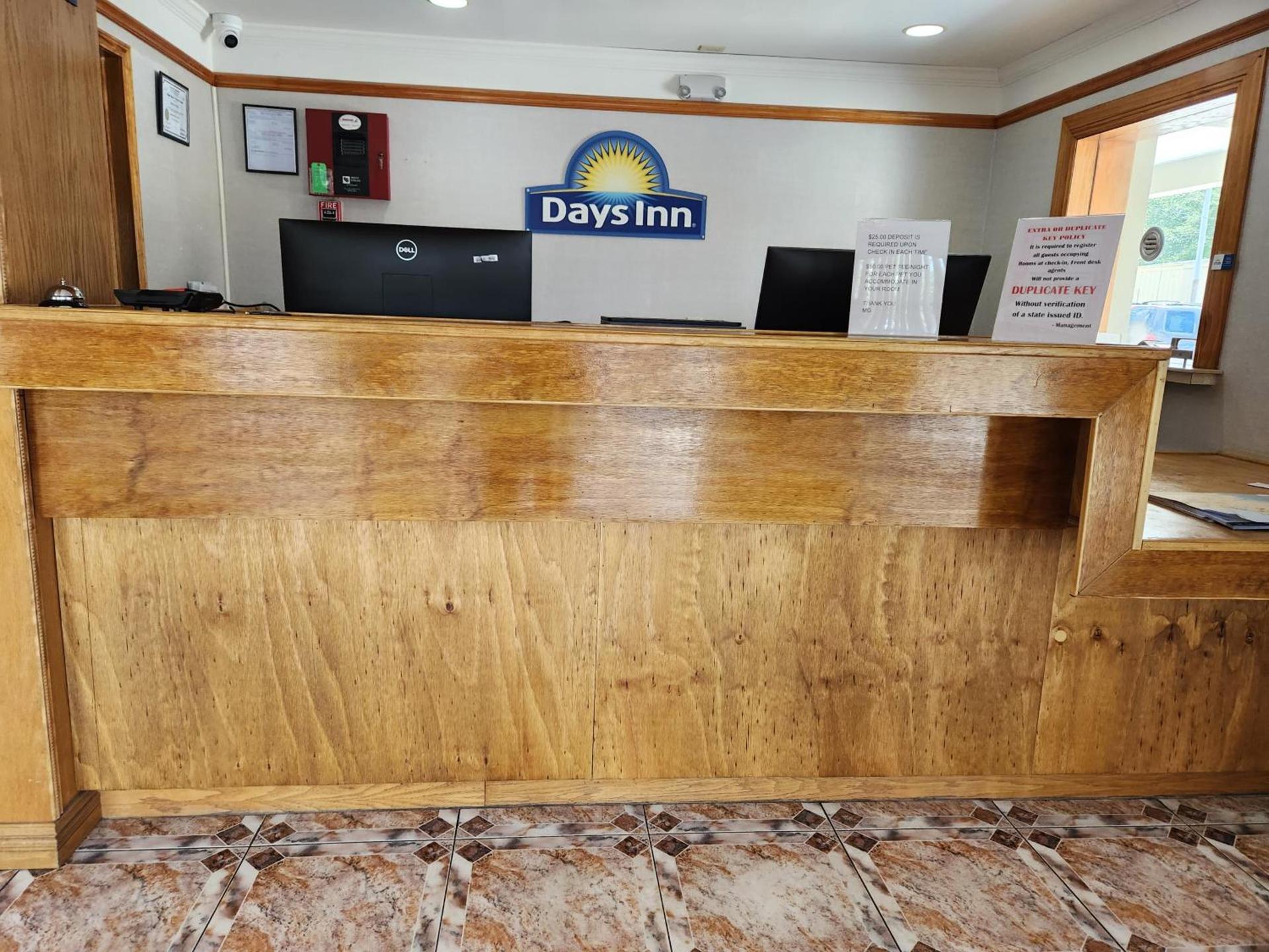 Days Inn by Wyndham Slidell photo 12