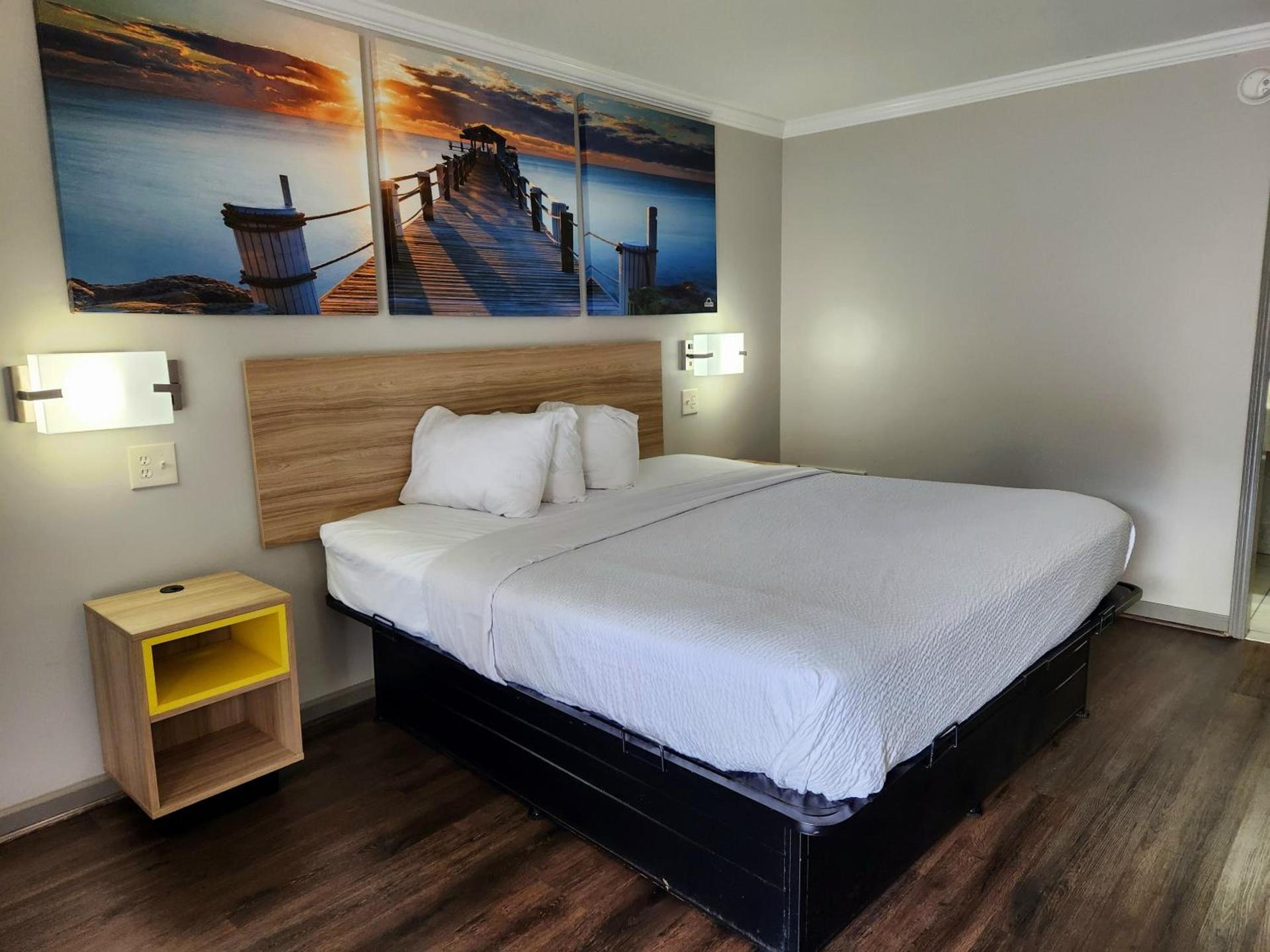 Days Inn by Wyndham Slidell photo 25