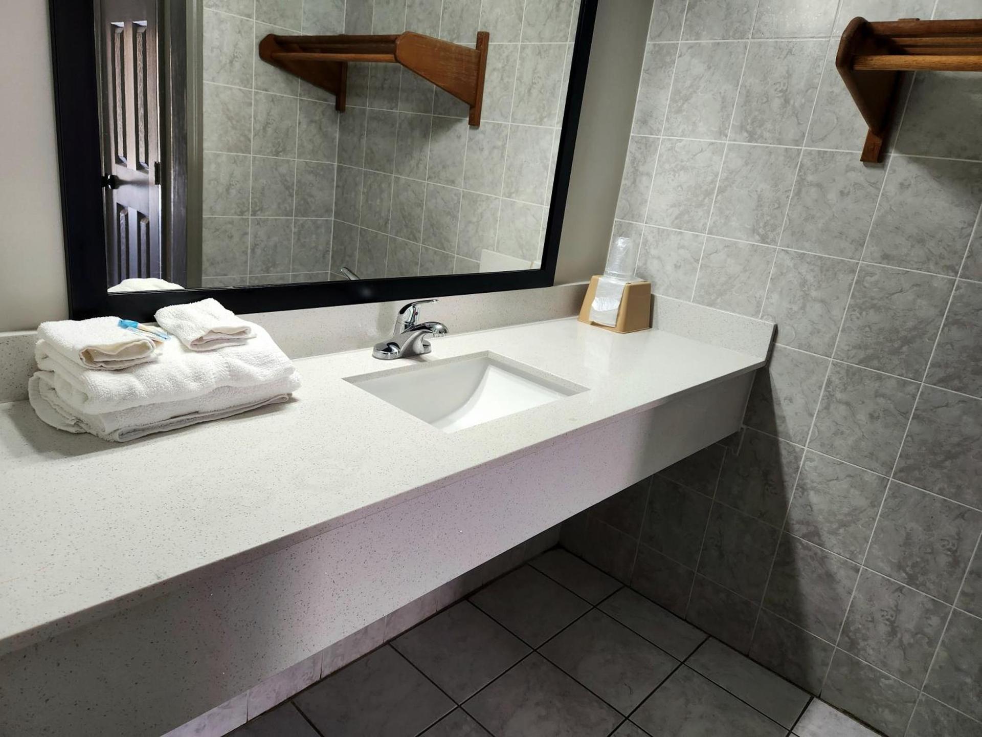 Days Inn by Wyndham Slidell photo 28
