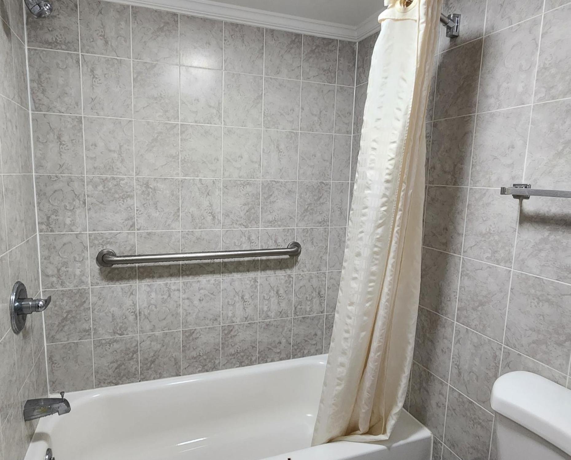 Days Inn by Wyndham Slidell photo 29