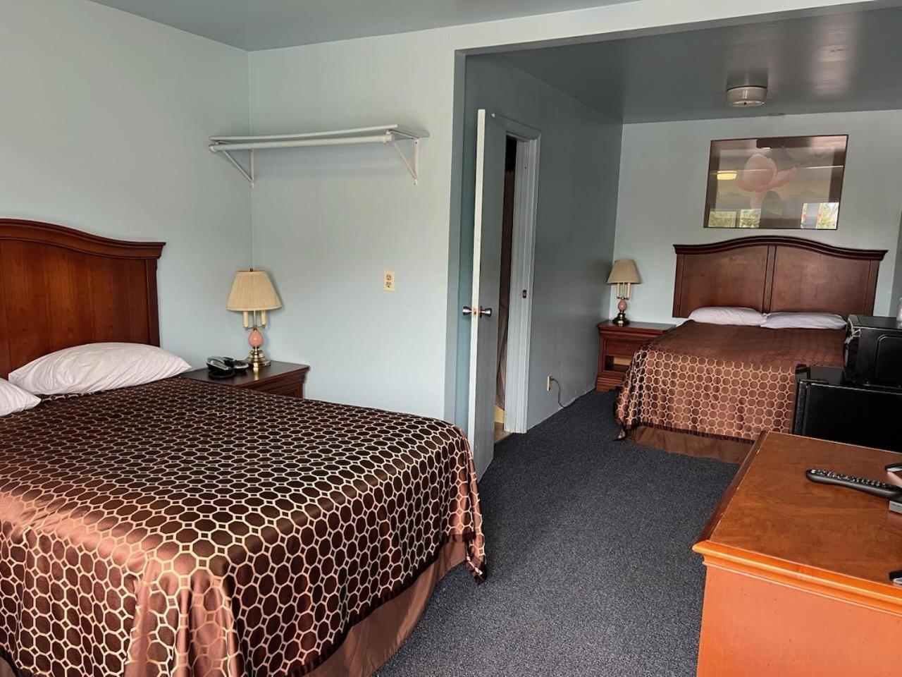 REGENCY INN photo 3