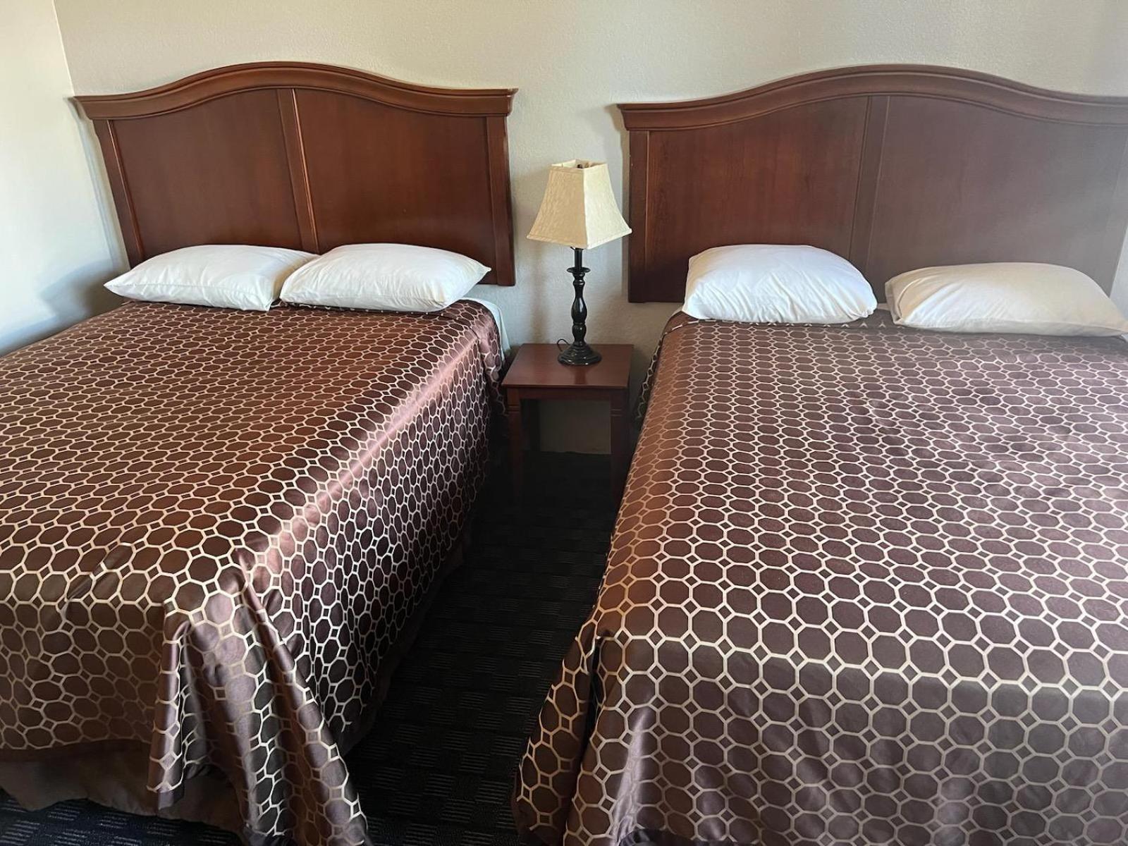 REGENCY INN photo 4
