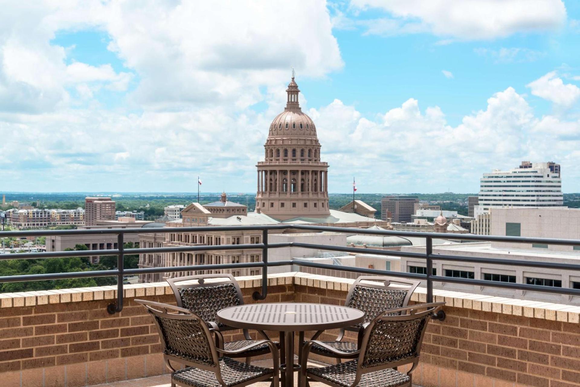 DoubleTree Suites by Hilton Austin Downtown Capitol photo 28