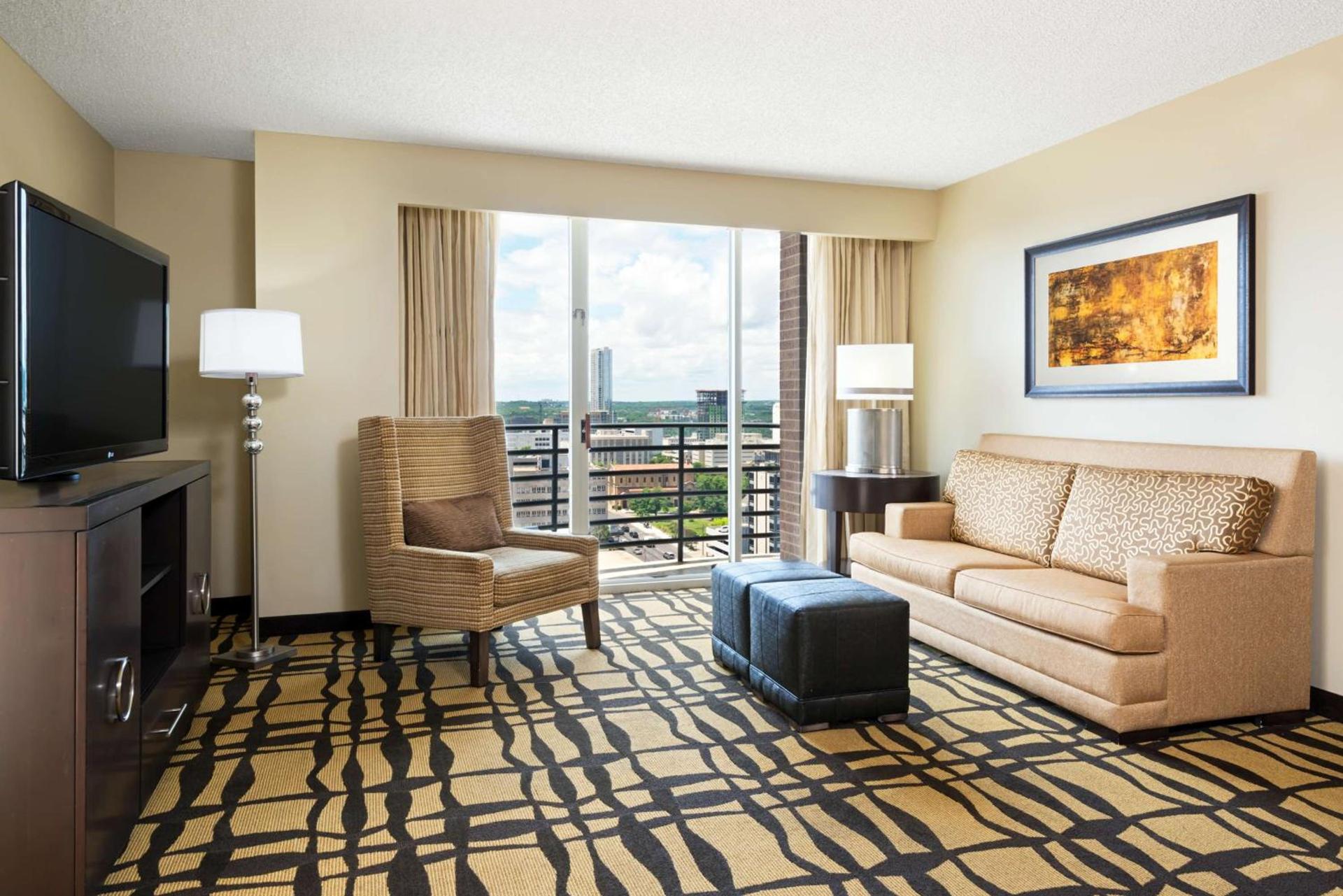 DoubleTree Suites by Hilton Austin Downtown Capitol photo 69