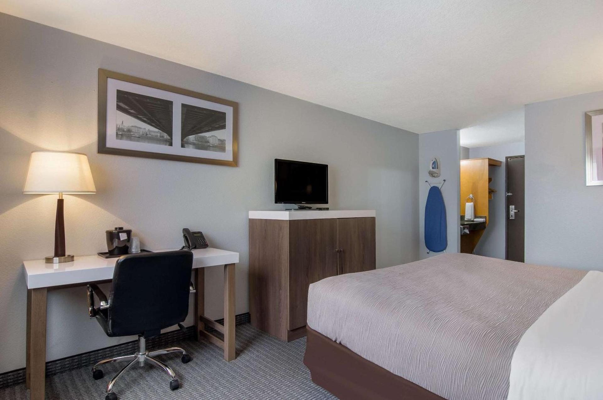 Quality Inn & Suites Silverdale Bangor-Keyport photo 8