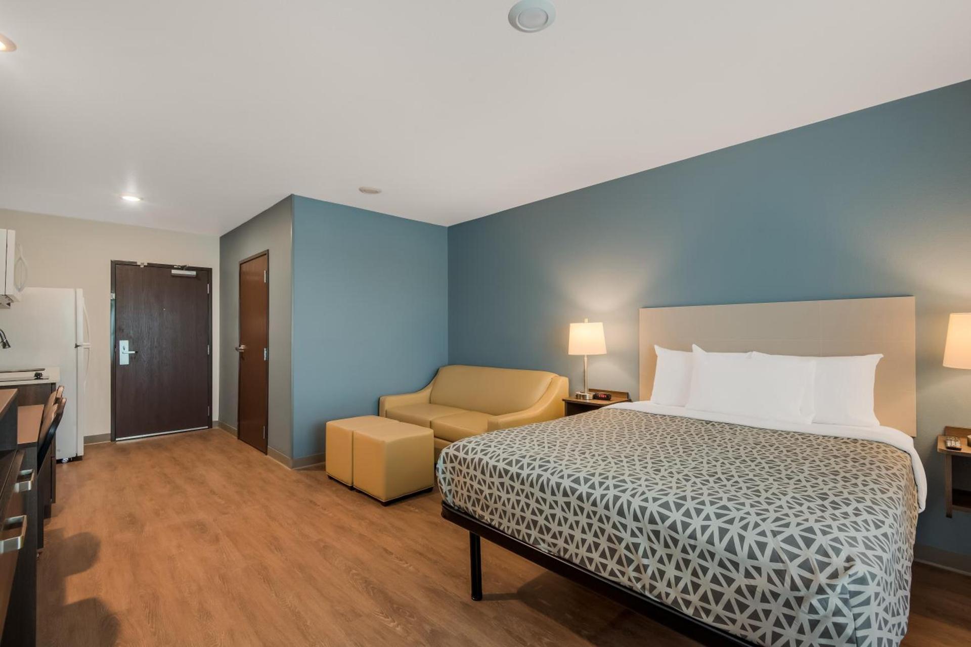 WoodSpring Suites Bellflower - Los Angeles photo 17