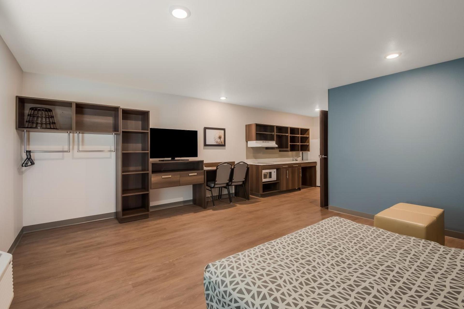 WoodSpring Suites Bellflower - Los Angeles photo 11