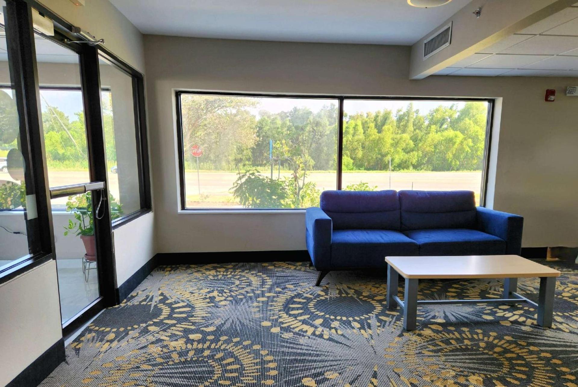 Days Inn by Wyndham LaPlace- New Orleans photo 5