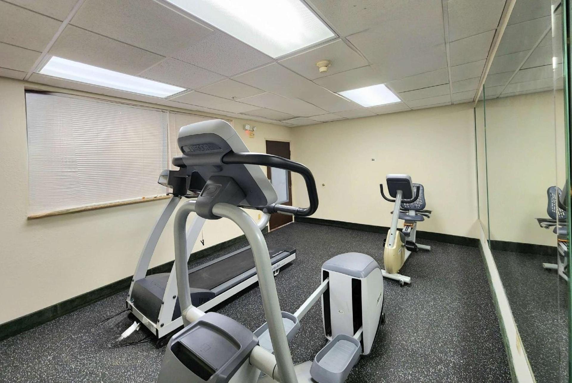 Days Inn & Suites by Wyndham Houston North/Aldine photo 5