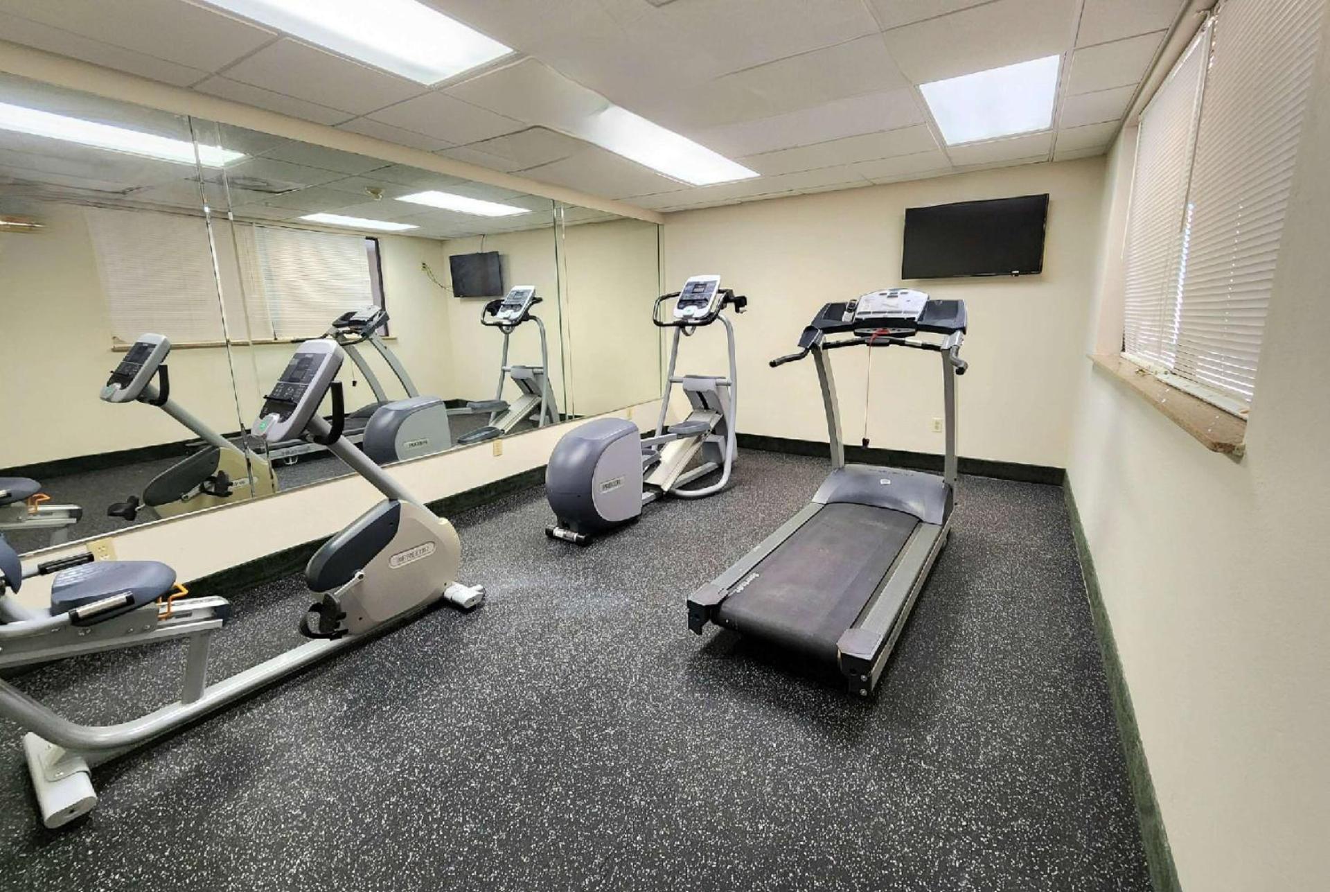 Days Inn & Suites by Wyndham Houston North/Aldine photo 6