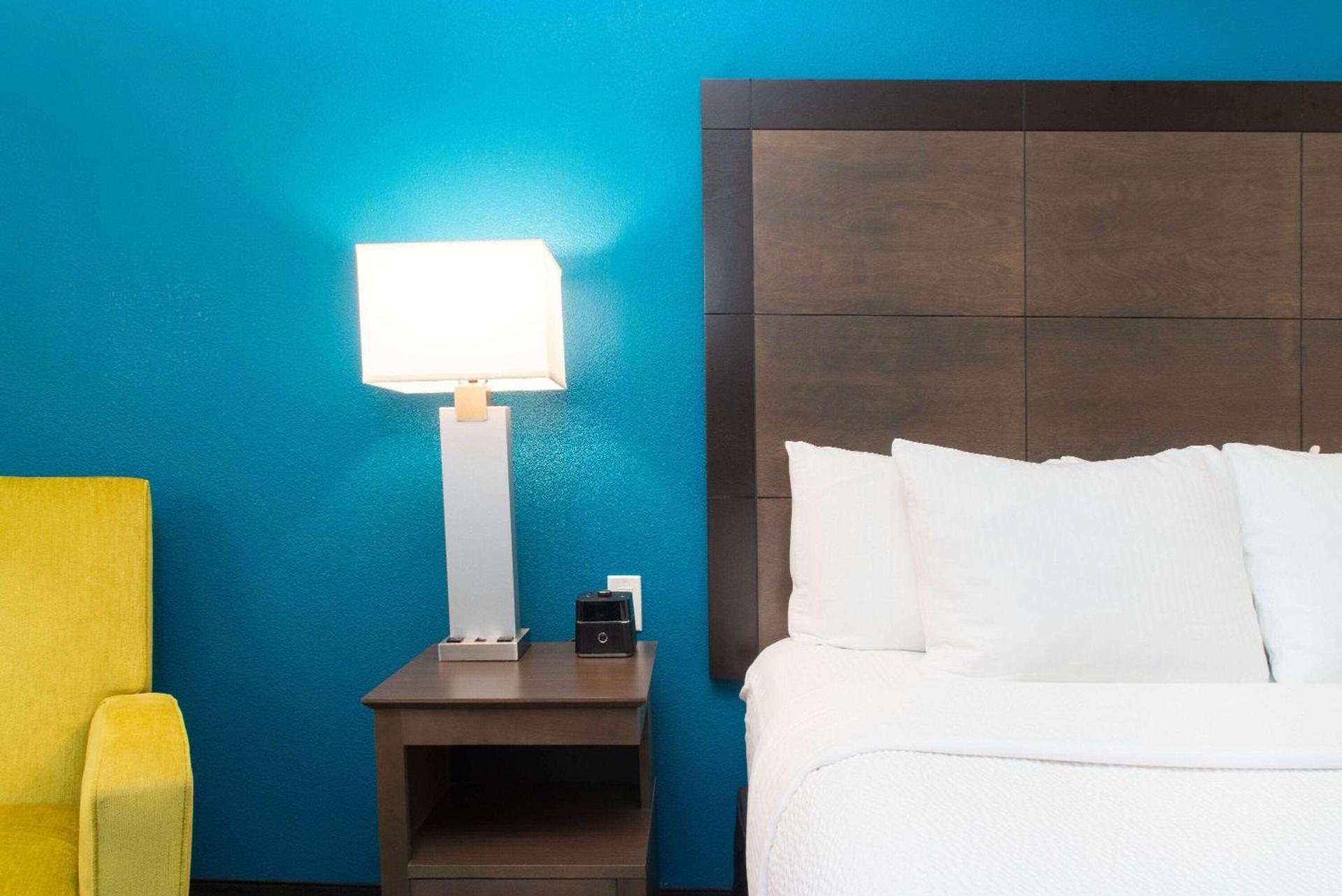La Quinta by Wyndham Tampa Brandon Regency Park photo 12
