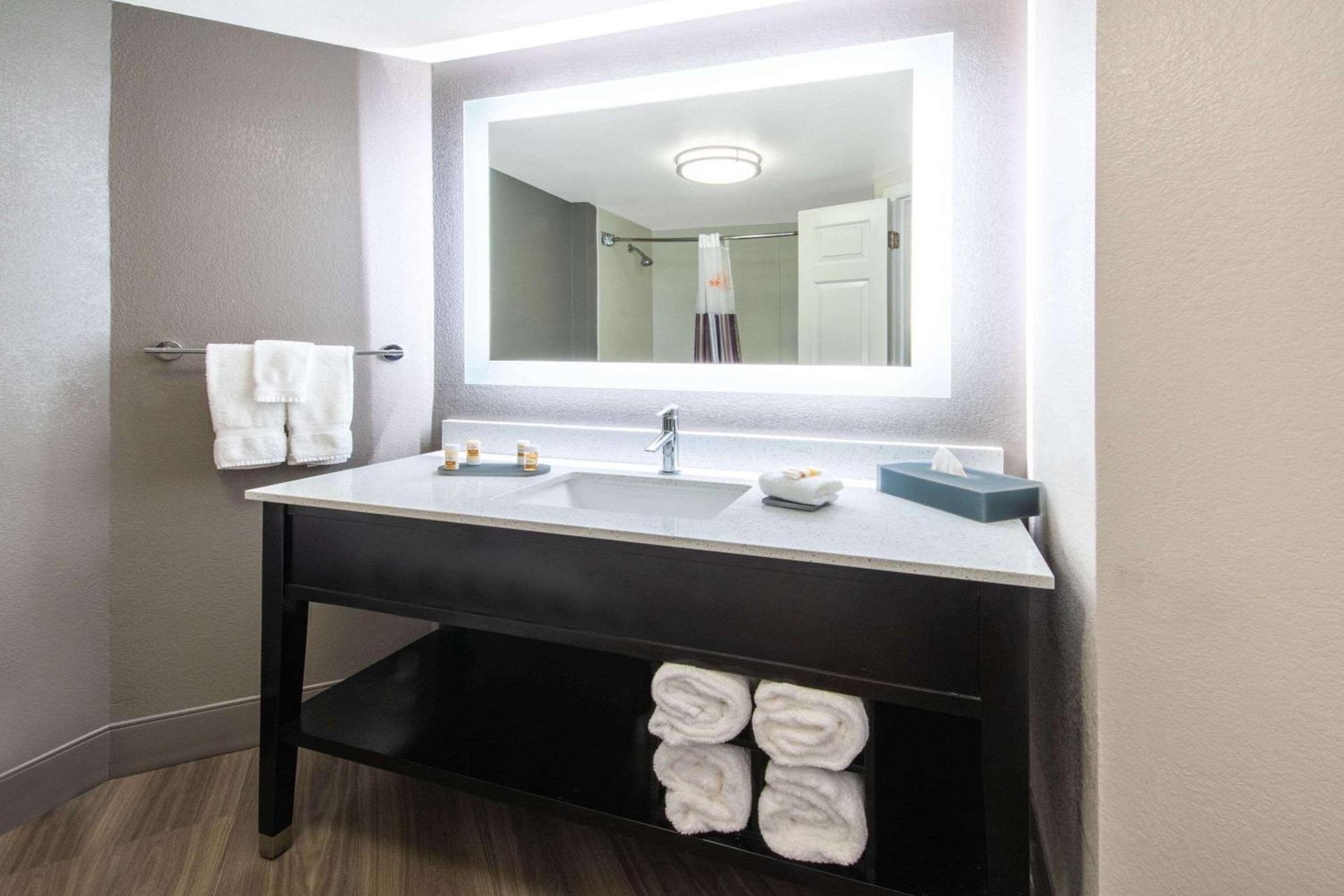 La Quinta by Wyndham Tampa Brandon Regency Park photo 21