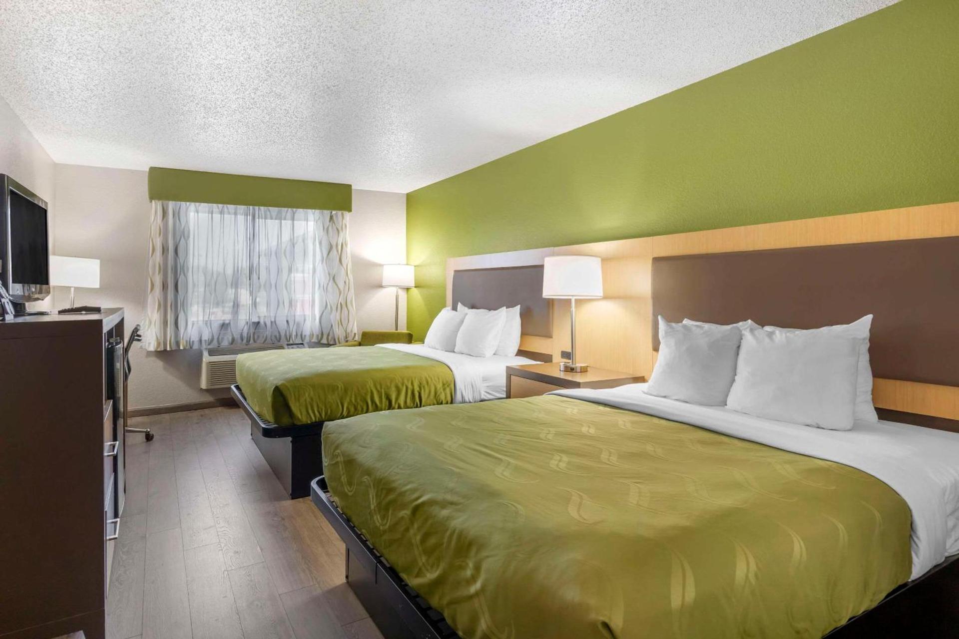 Quality Inn & Suites Delaware South photo 12