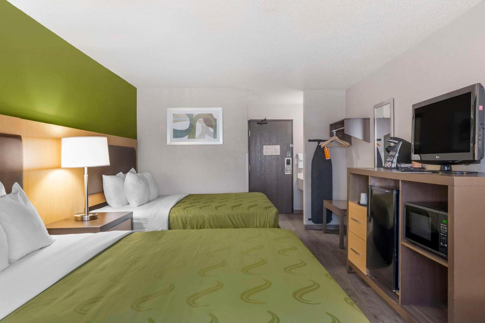 Quality Inn & Suites Delaware South photo 14