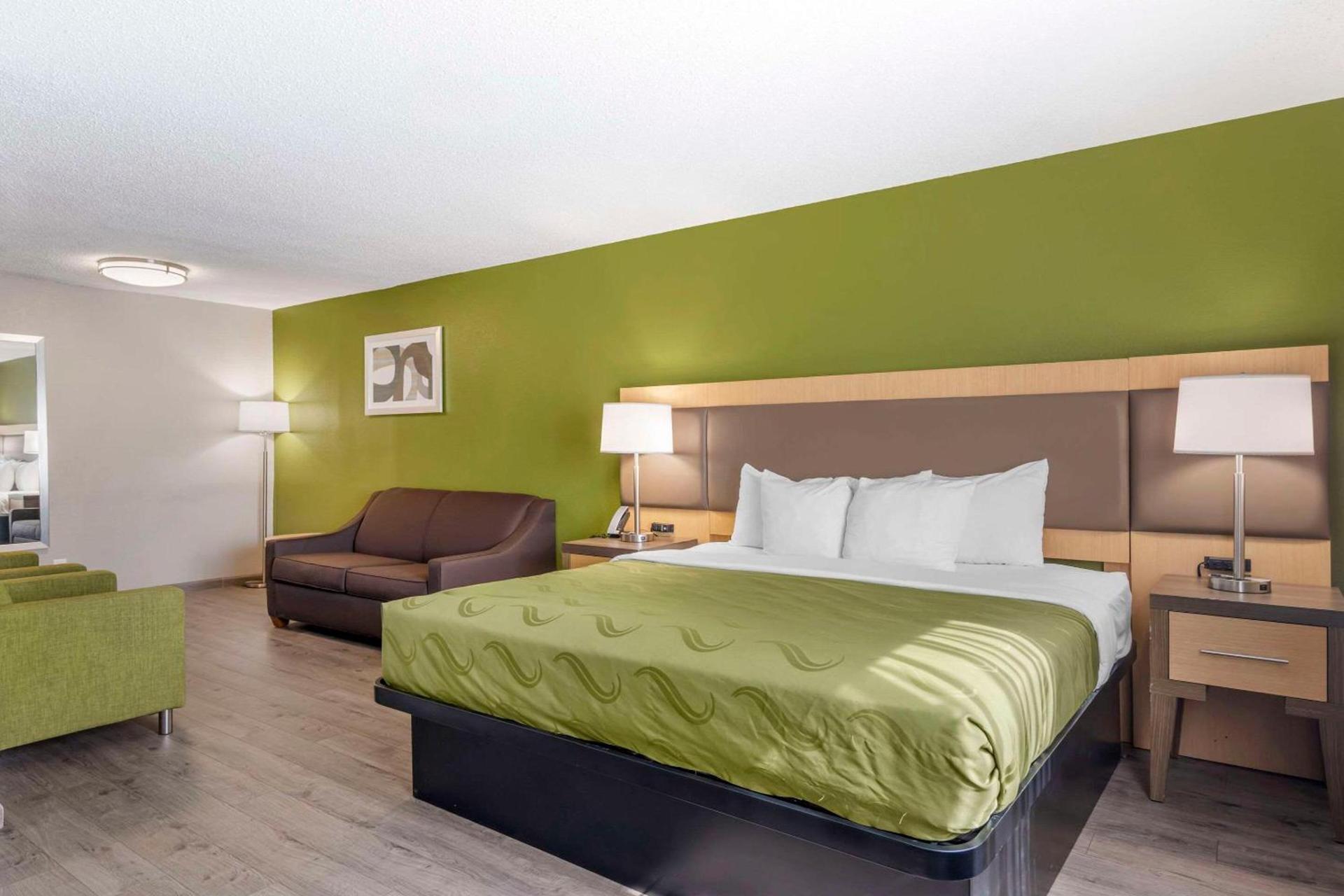Quality Inn & Suites Delaware South photo 44