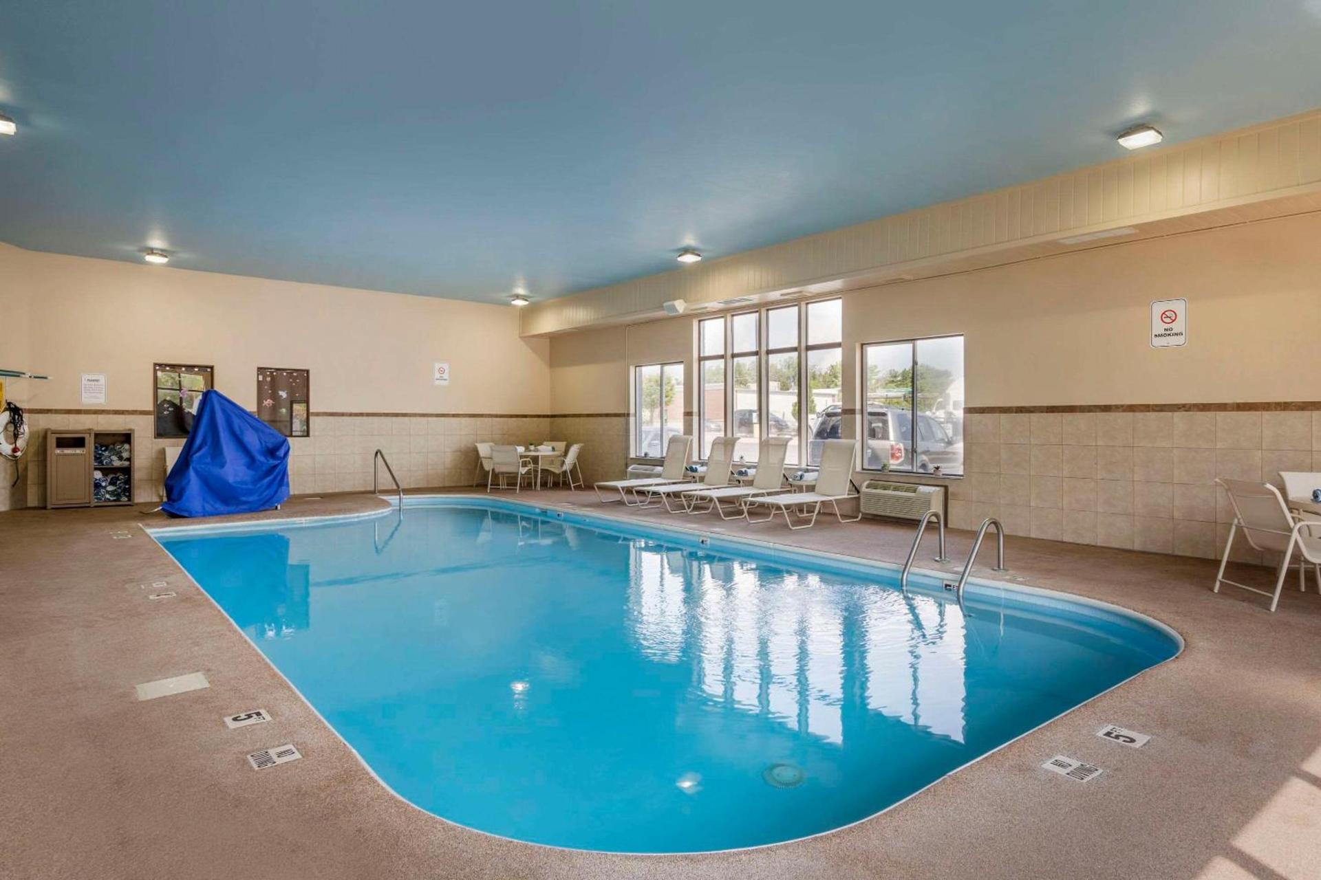 Quality Inn & Suites Delaware South photo 51