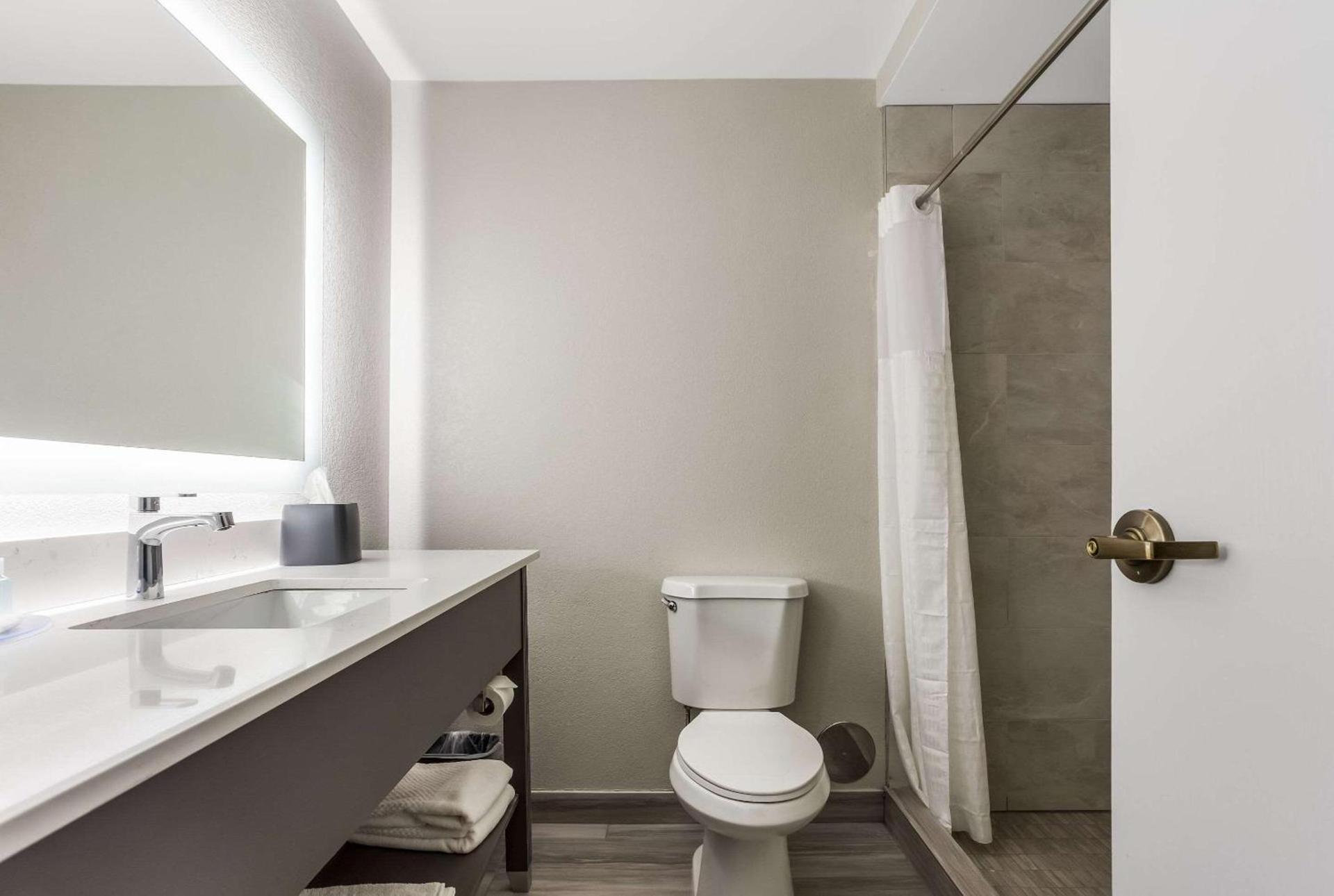 MainStay Suites Bourbonnais - Kankakee photo 65