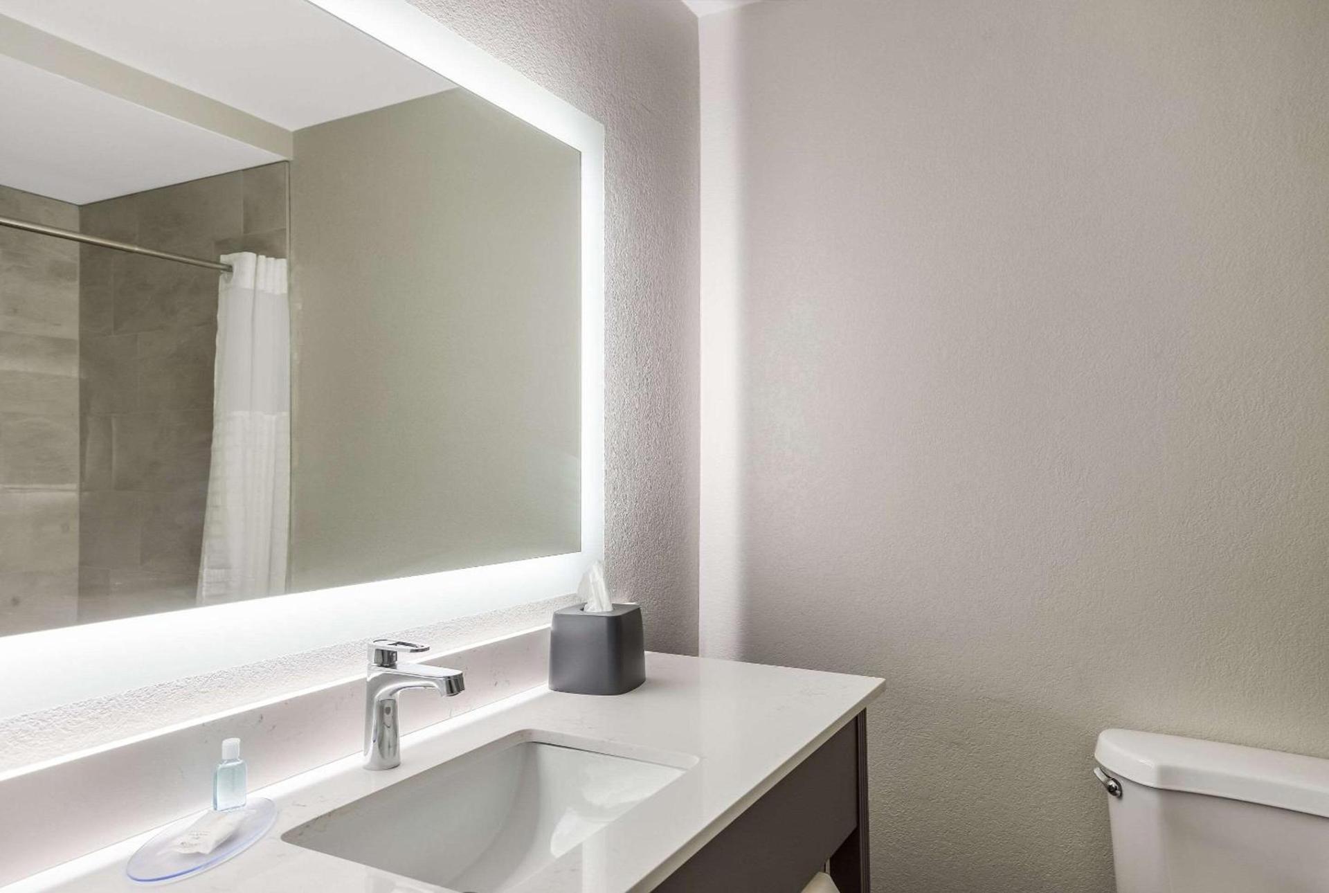MainStay Suites Bourbonnais - Kankakee photo 52