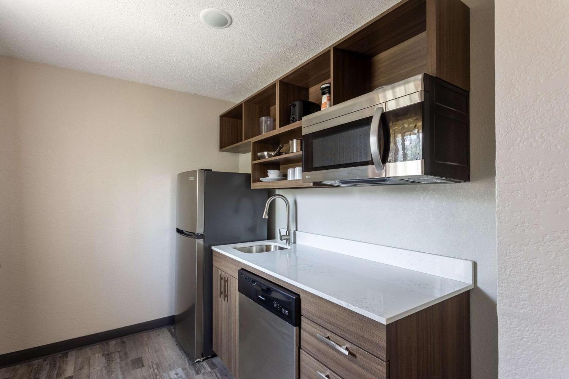 MainStay Suites Bourbonnais - Kankakee photo 23