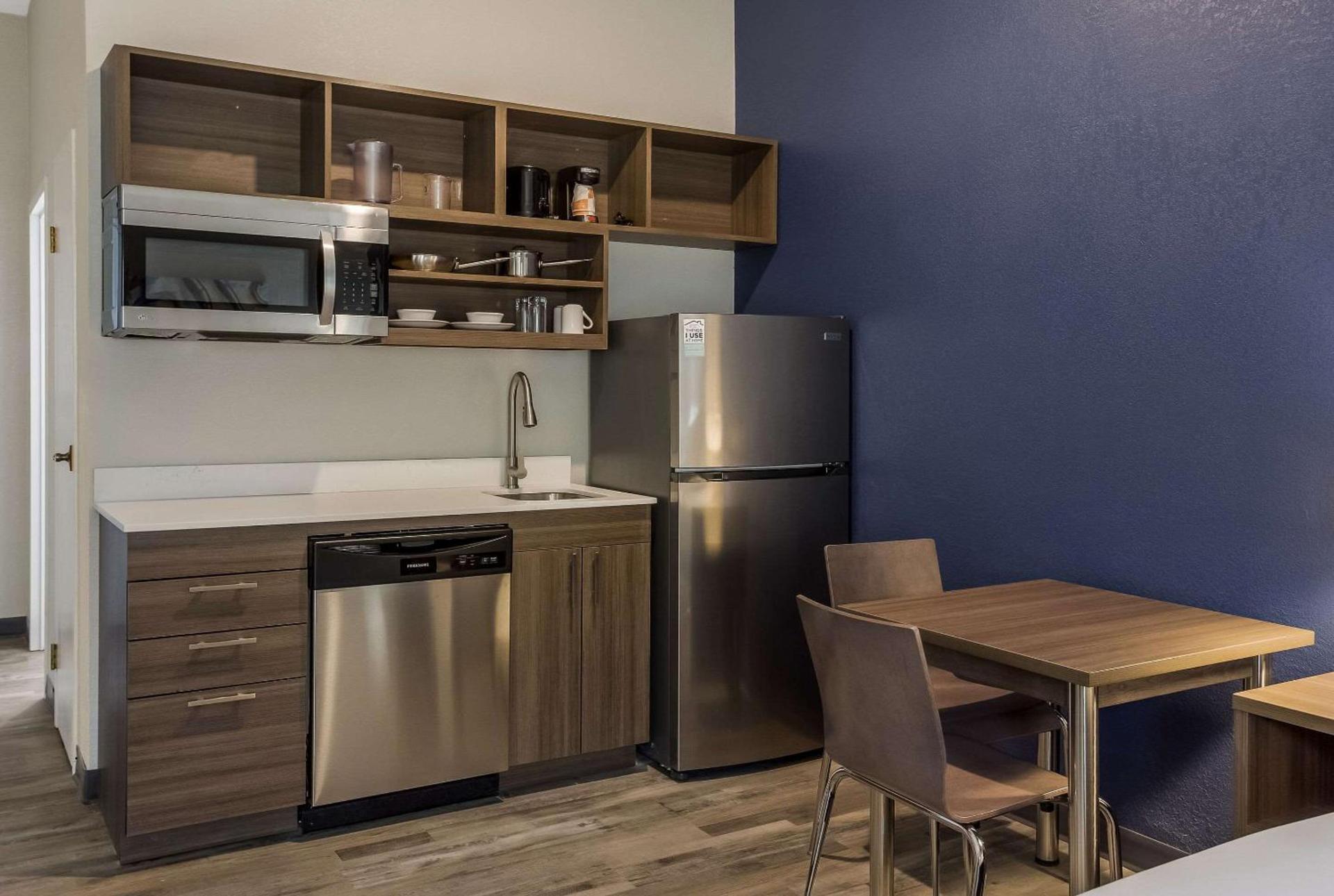 MainStay Suites Bourbonnais - Kankakee photo 60