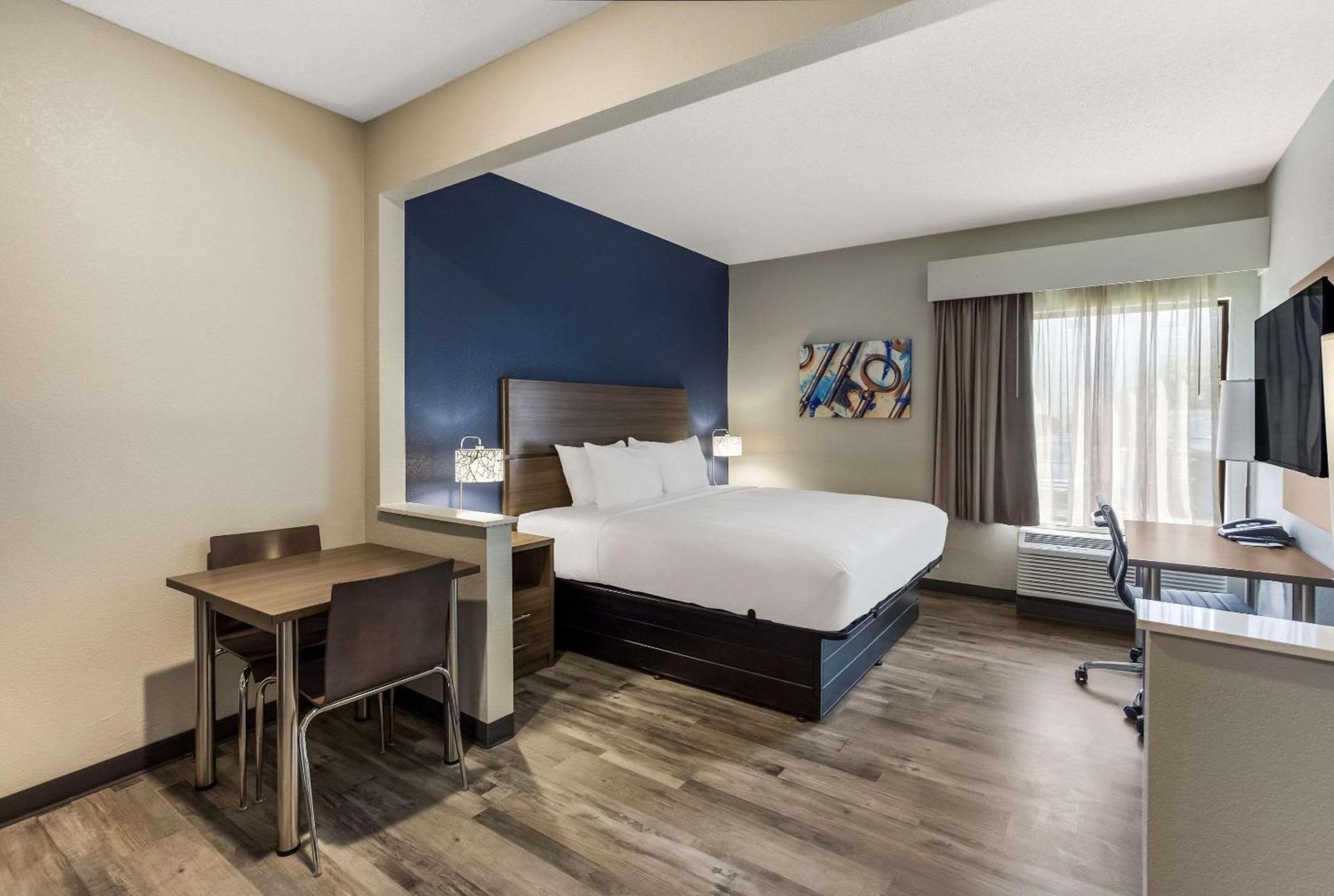 MainStay Suites Bourbonnais - Kankakee photo 25